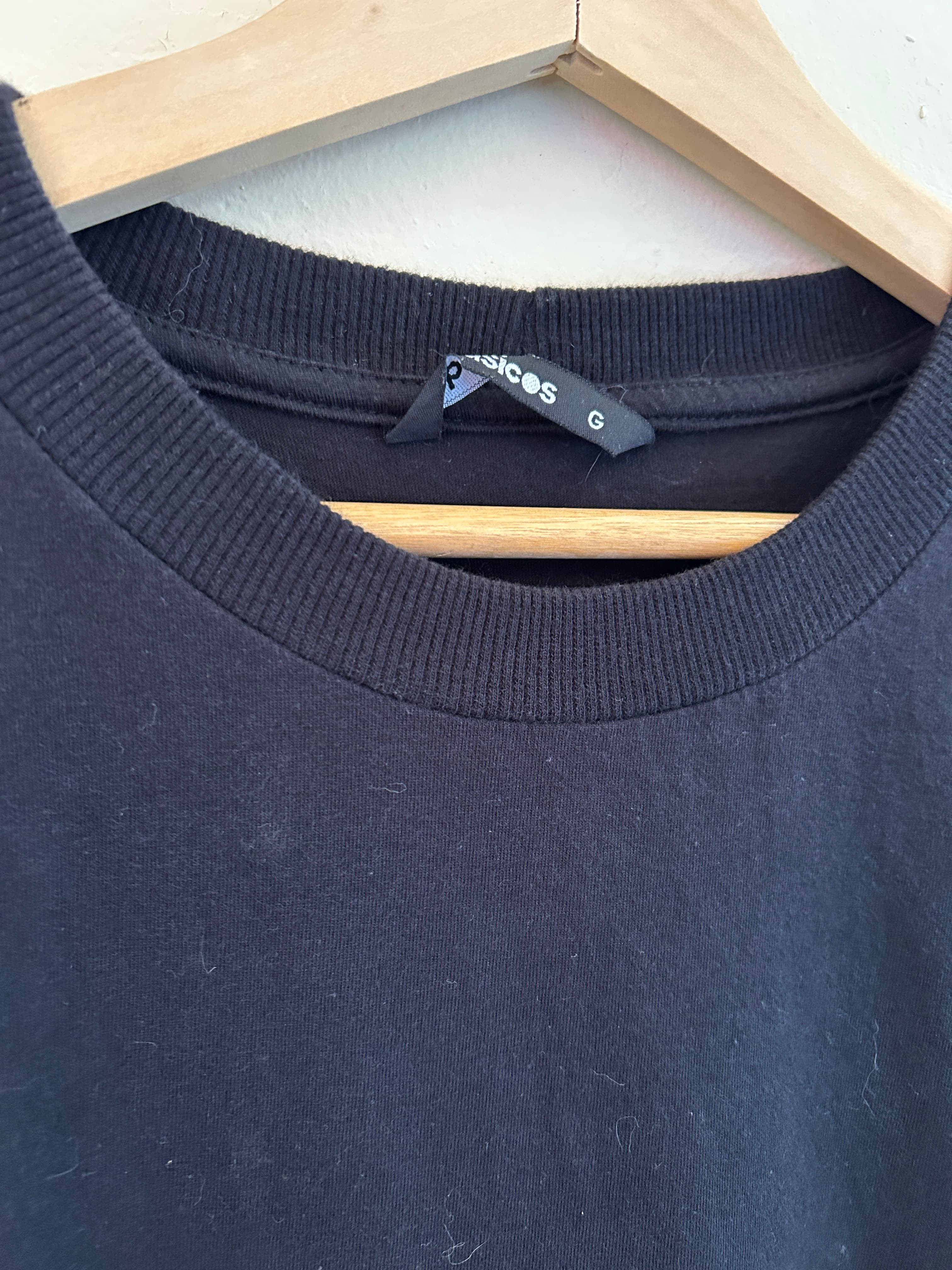 Camiseta básica preta — foto 3