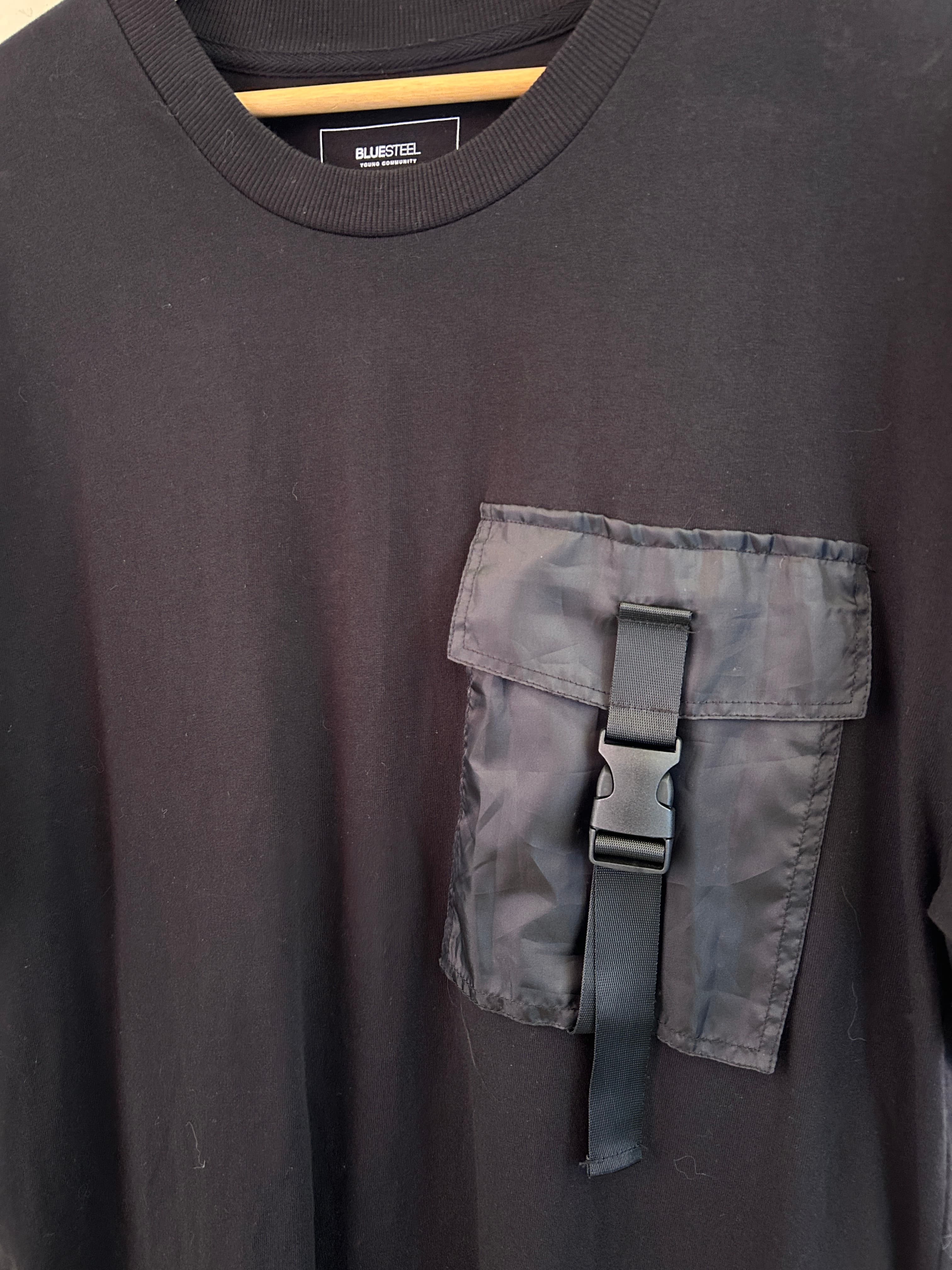 Camiseta oversize bolso frontal  — foto 3