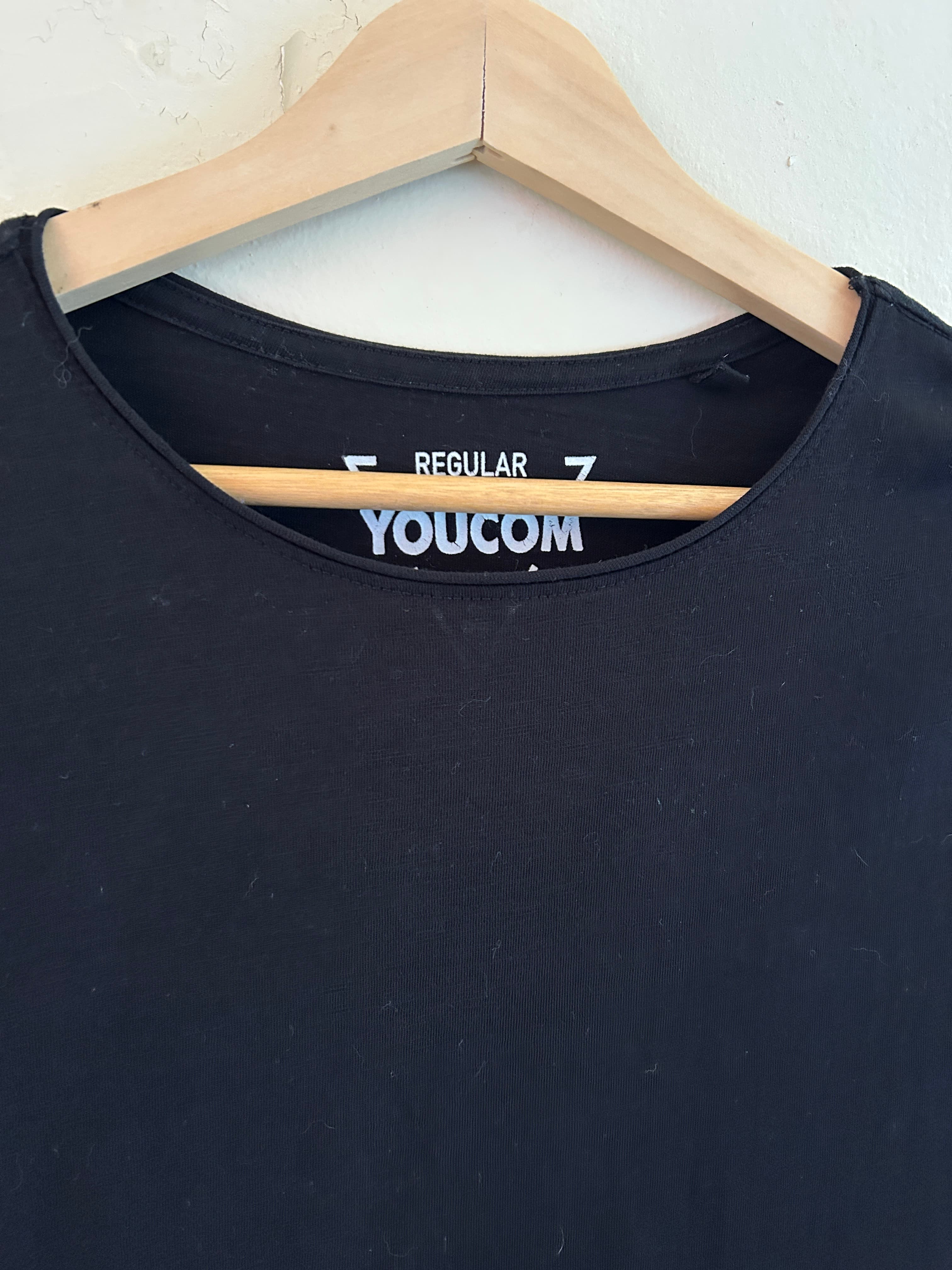 Camiseta básica preta regular  — foto 3
