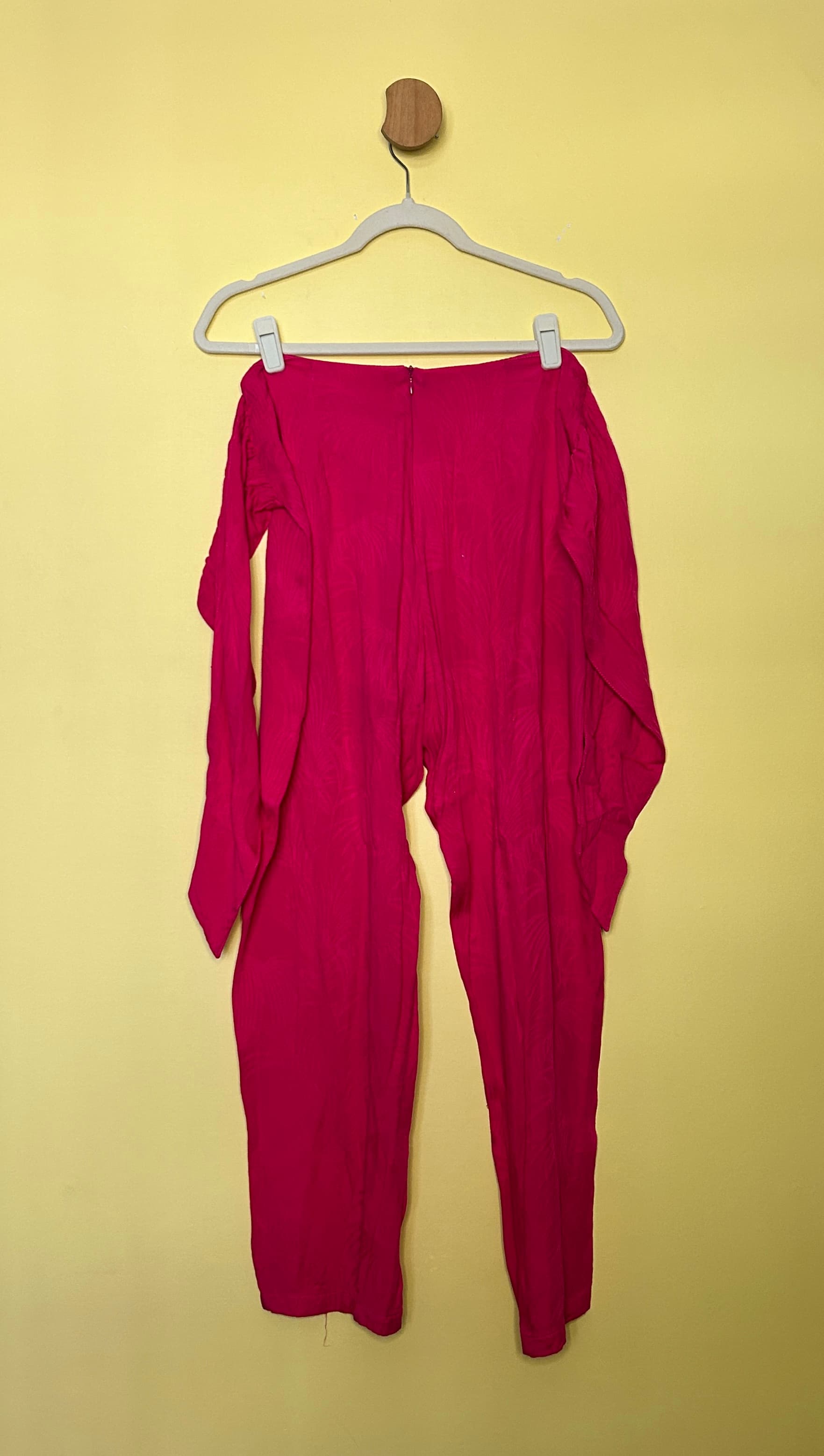 Calça cenoura texturizada — foto 2