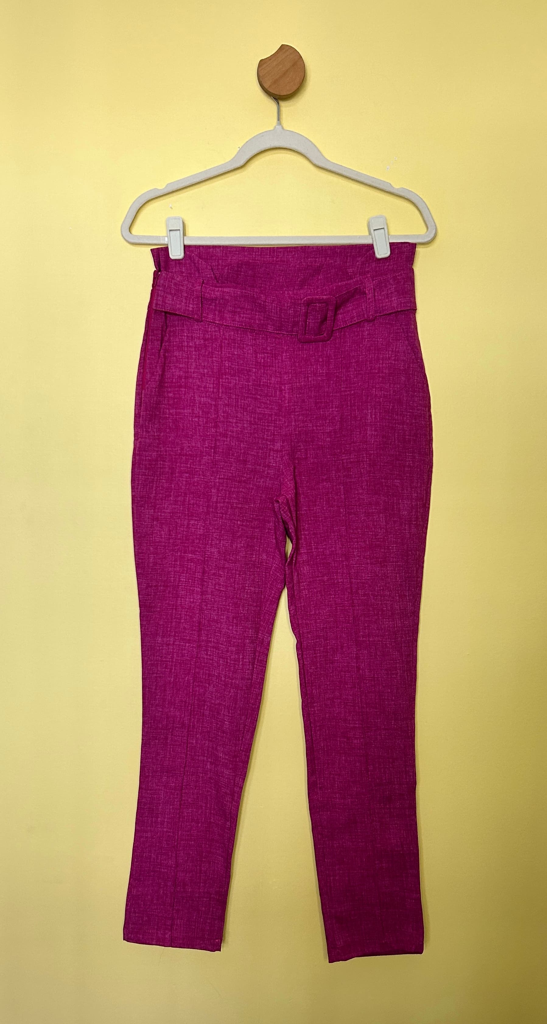 Calça cenoura alfaiataria 