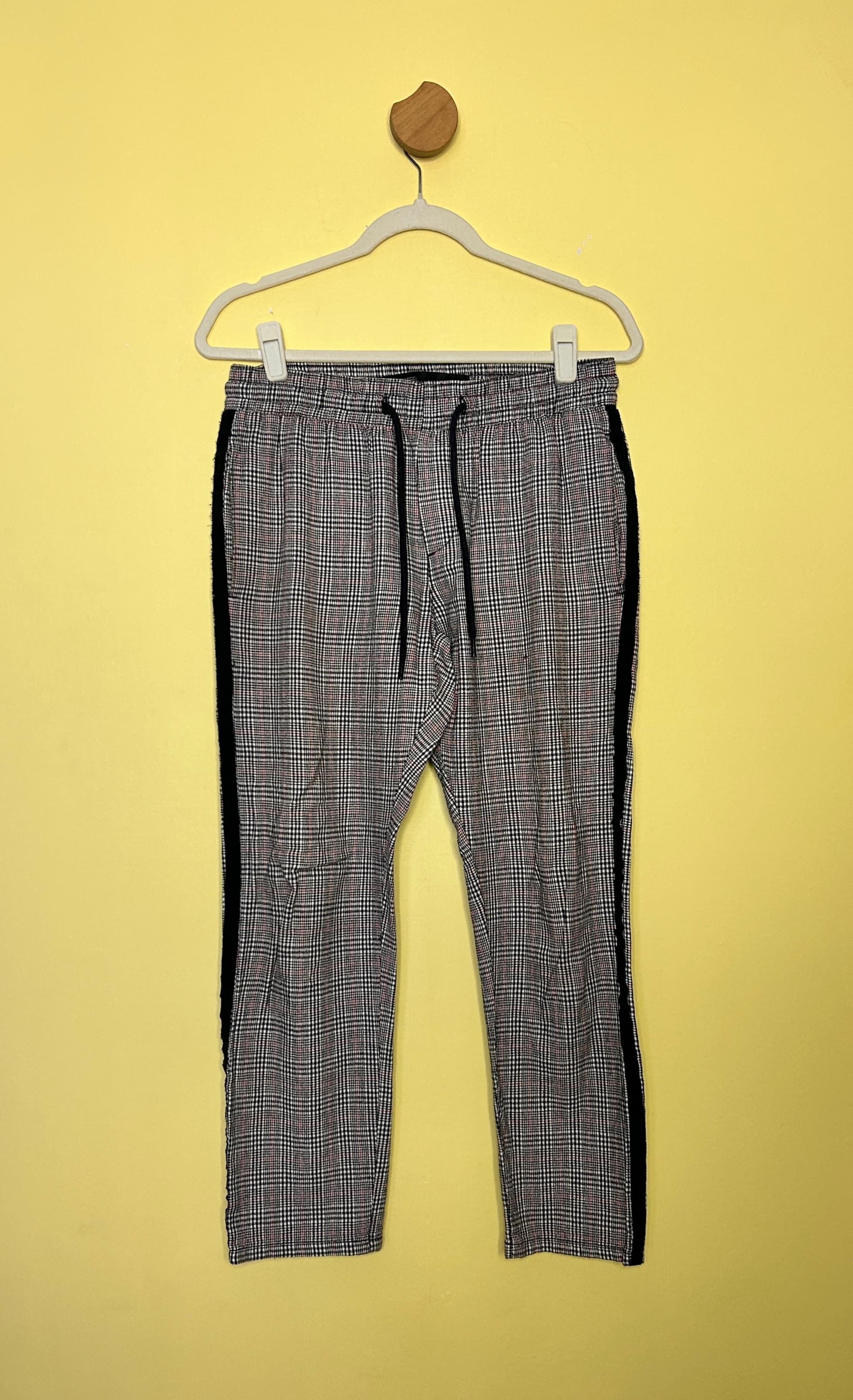 Calça jogger xadrez elástico