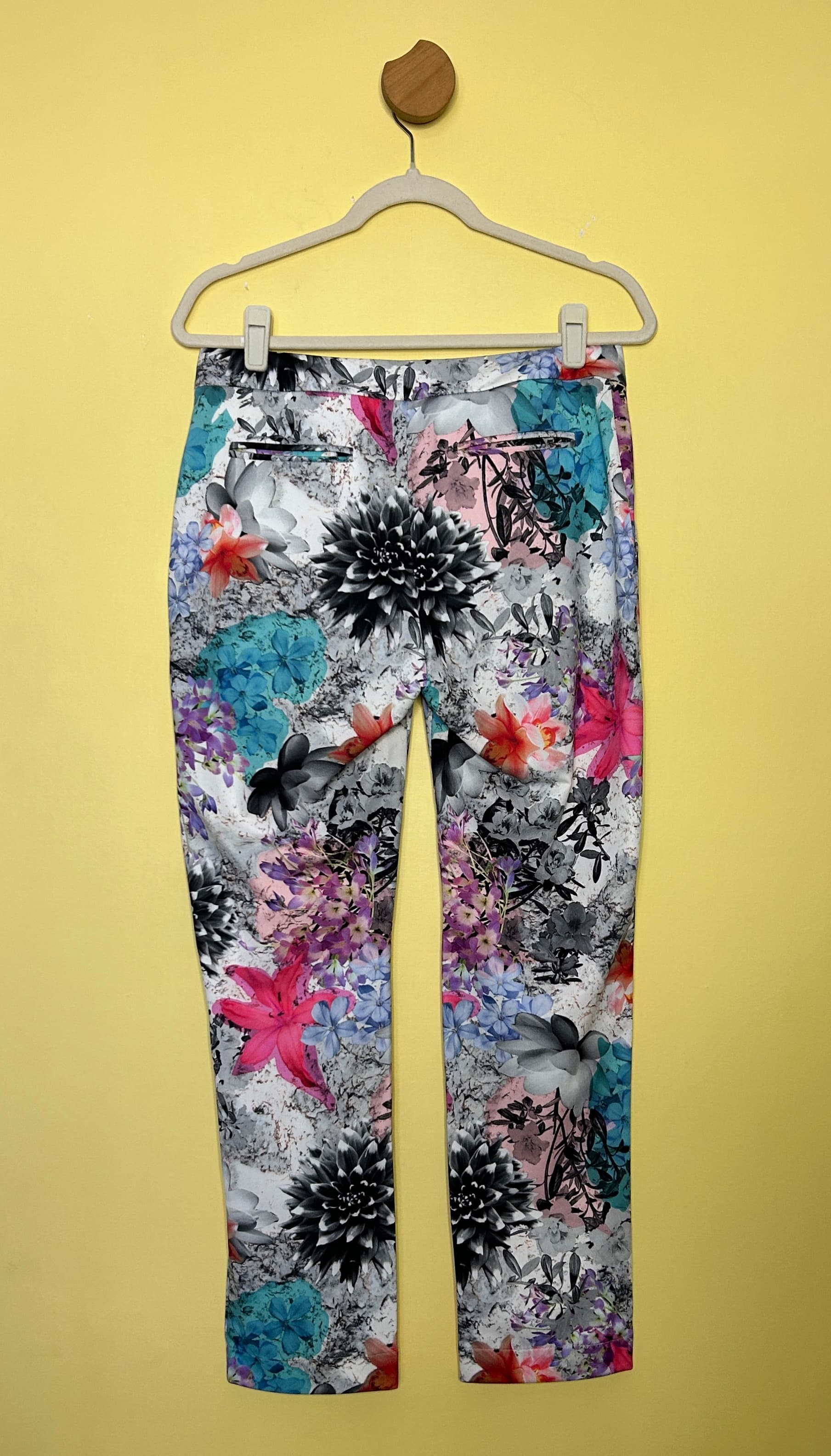 Calça reta floral alfaiataria — foto 2