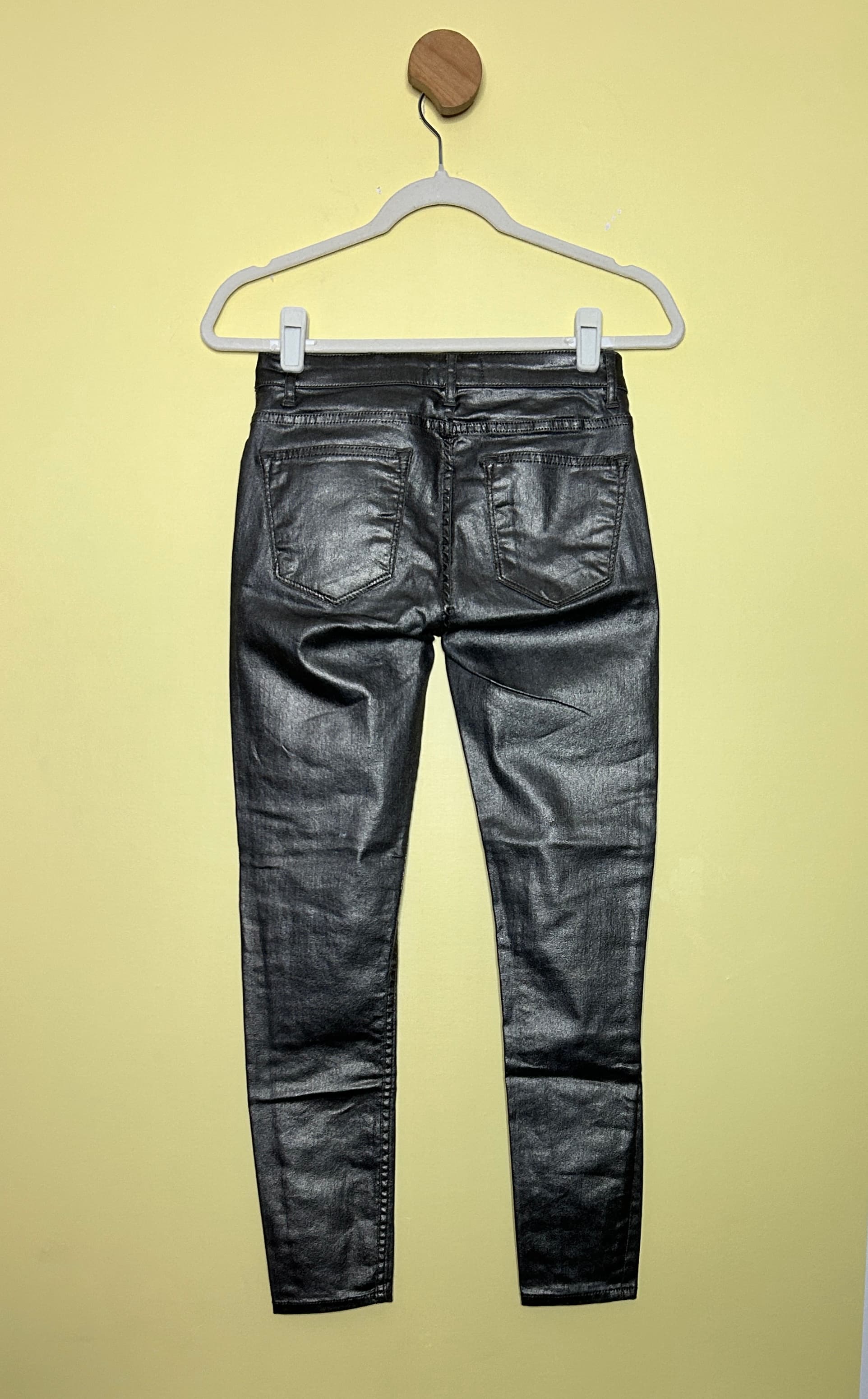 Calça skinny metalizada — foto 2