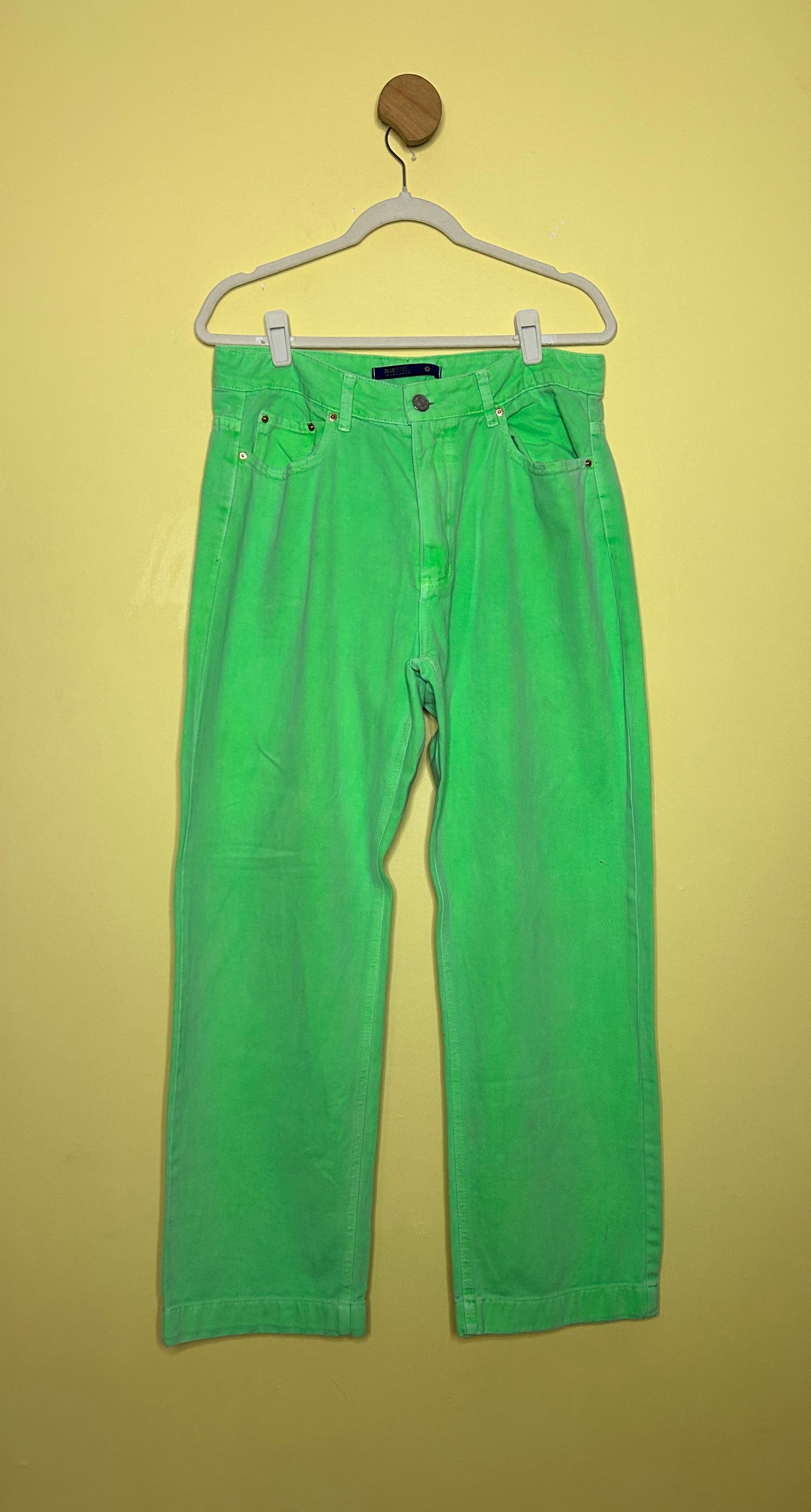 Calça mom jeans verde neon