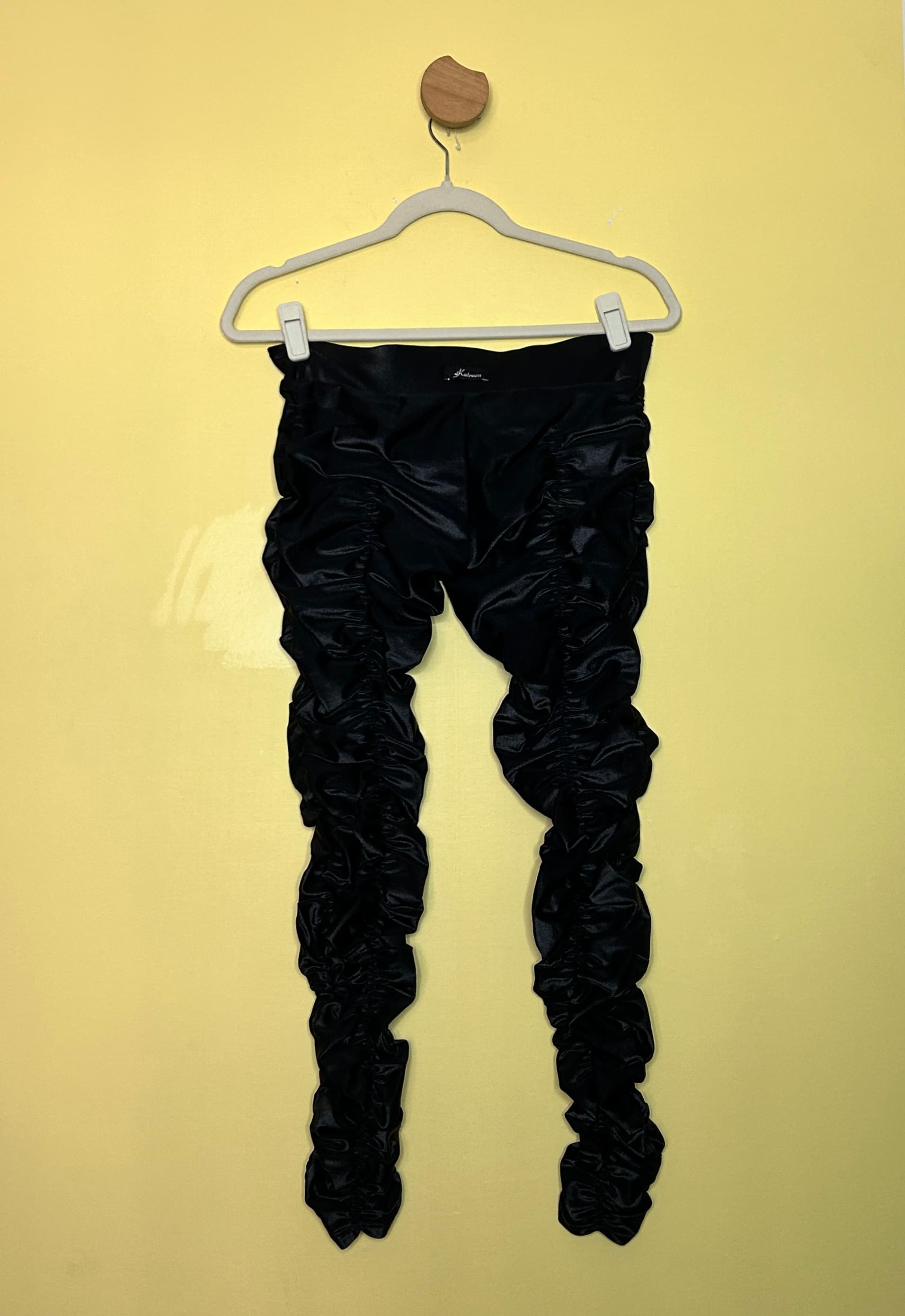 Calça legging drapeada detalhe strass — foto 2