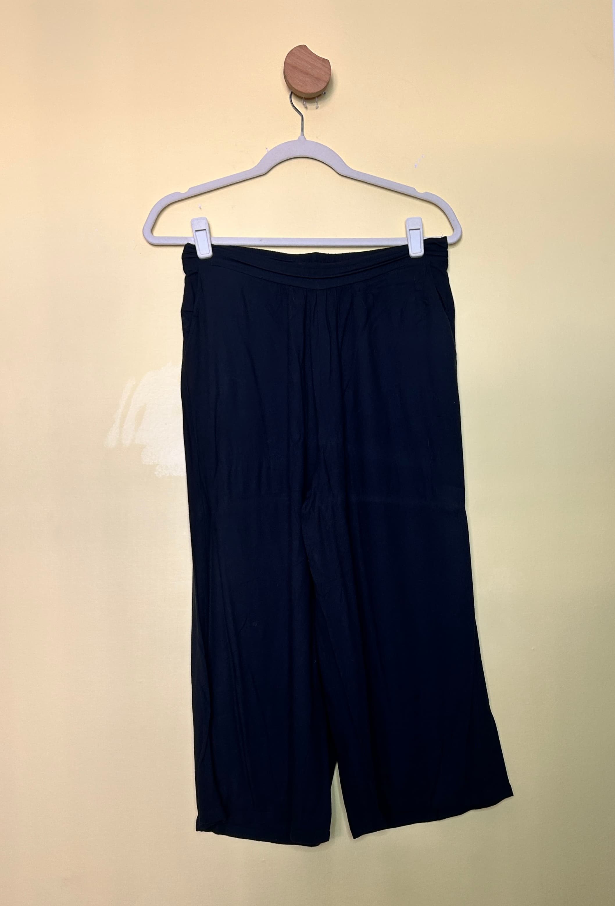 Calça pantacourt 