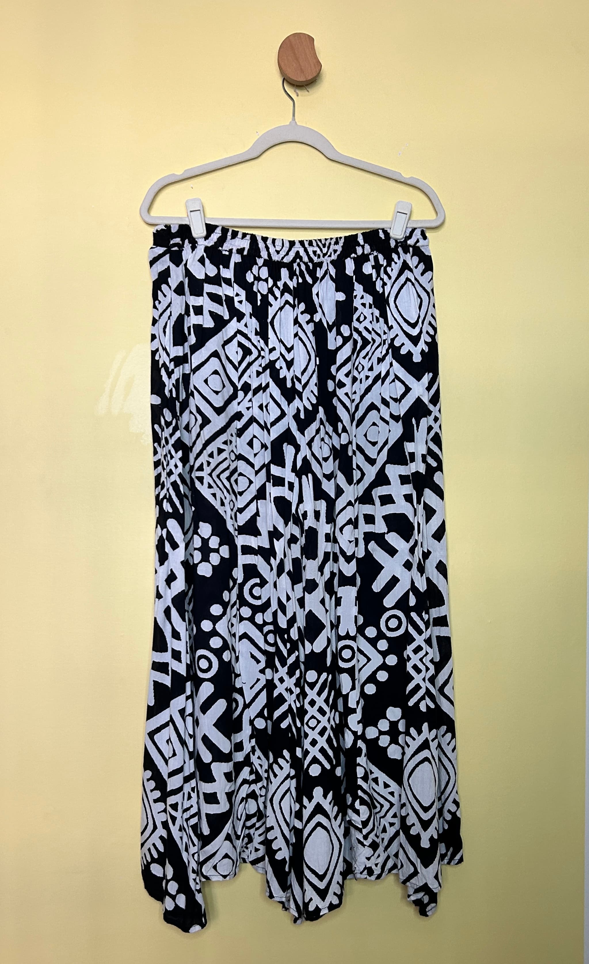 Calça pantalona viscose estampas pb — foto 2