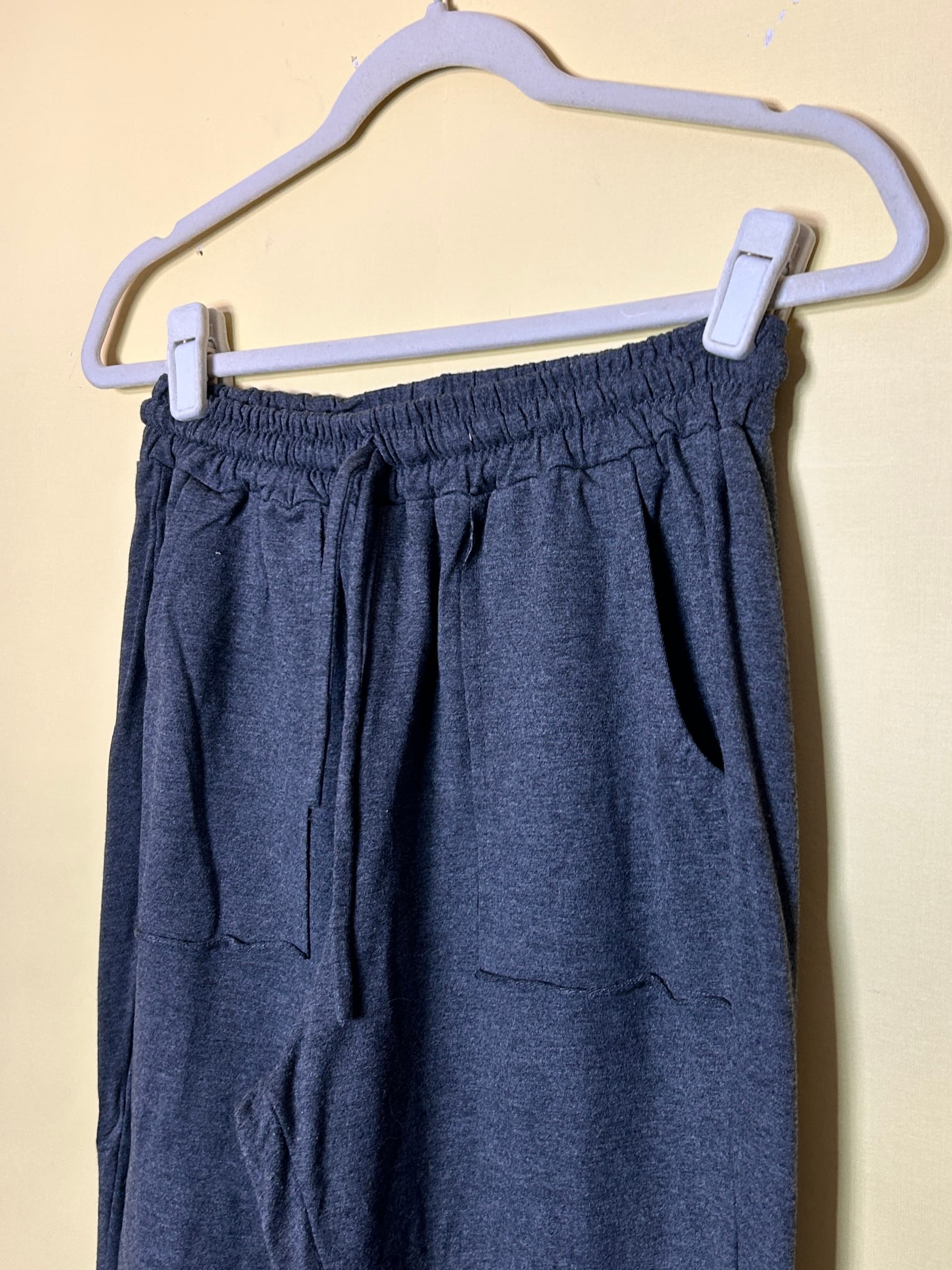 Calça jogger moletom bolsos — foto 3