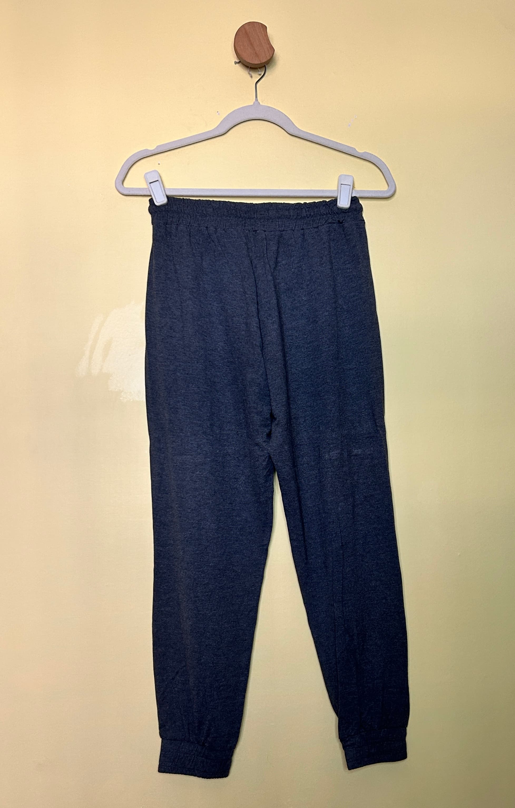 Calça jogger moletom bolsos — foto 2