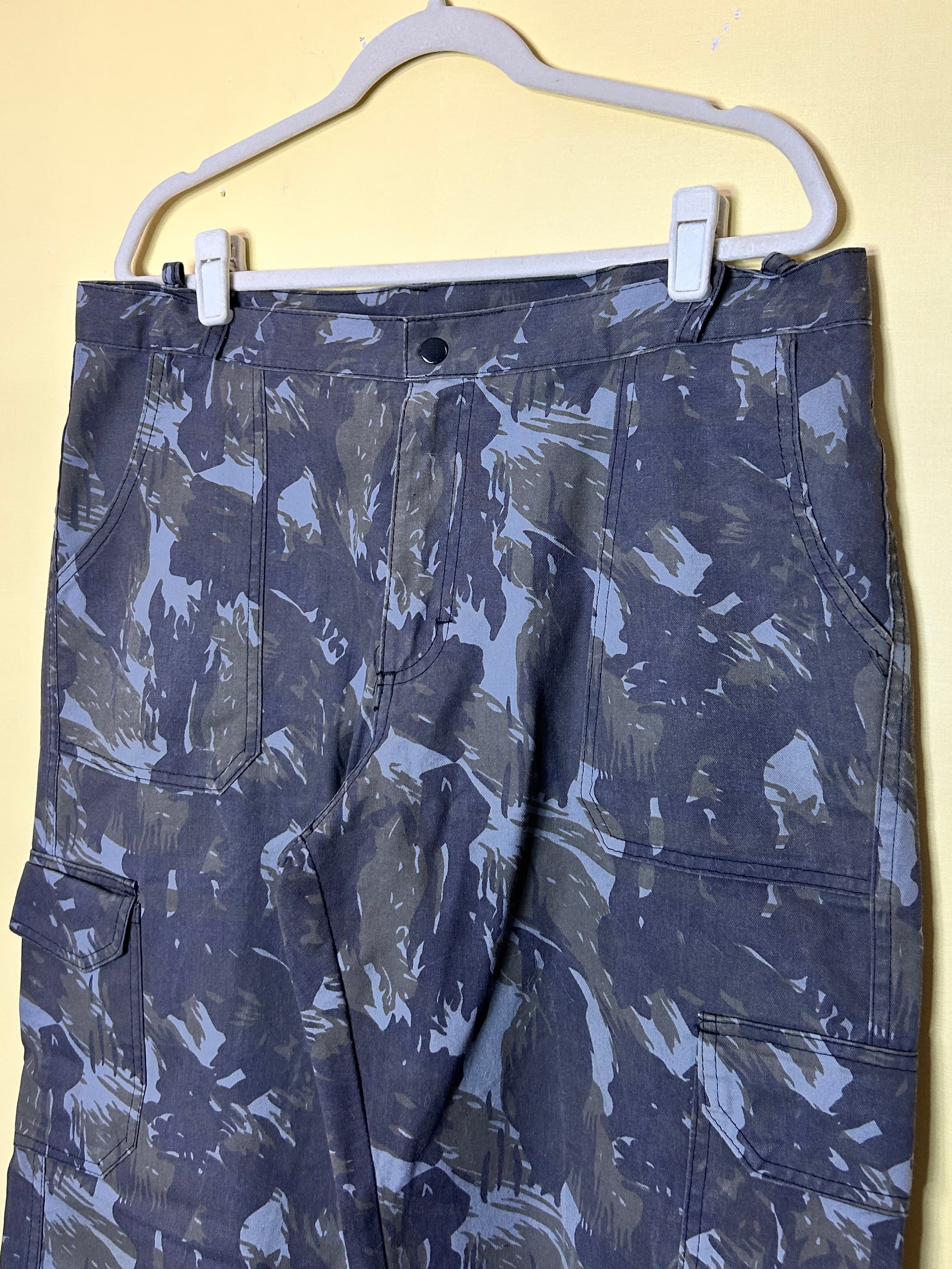 Calça jogger militar bolsos — foto 3