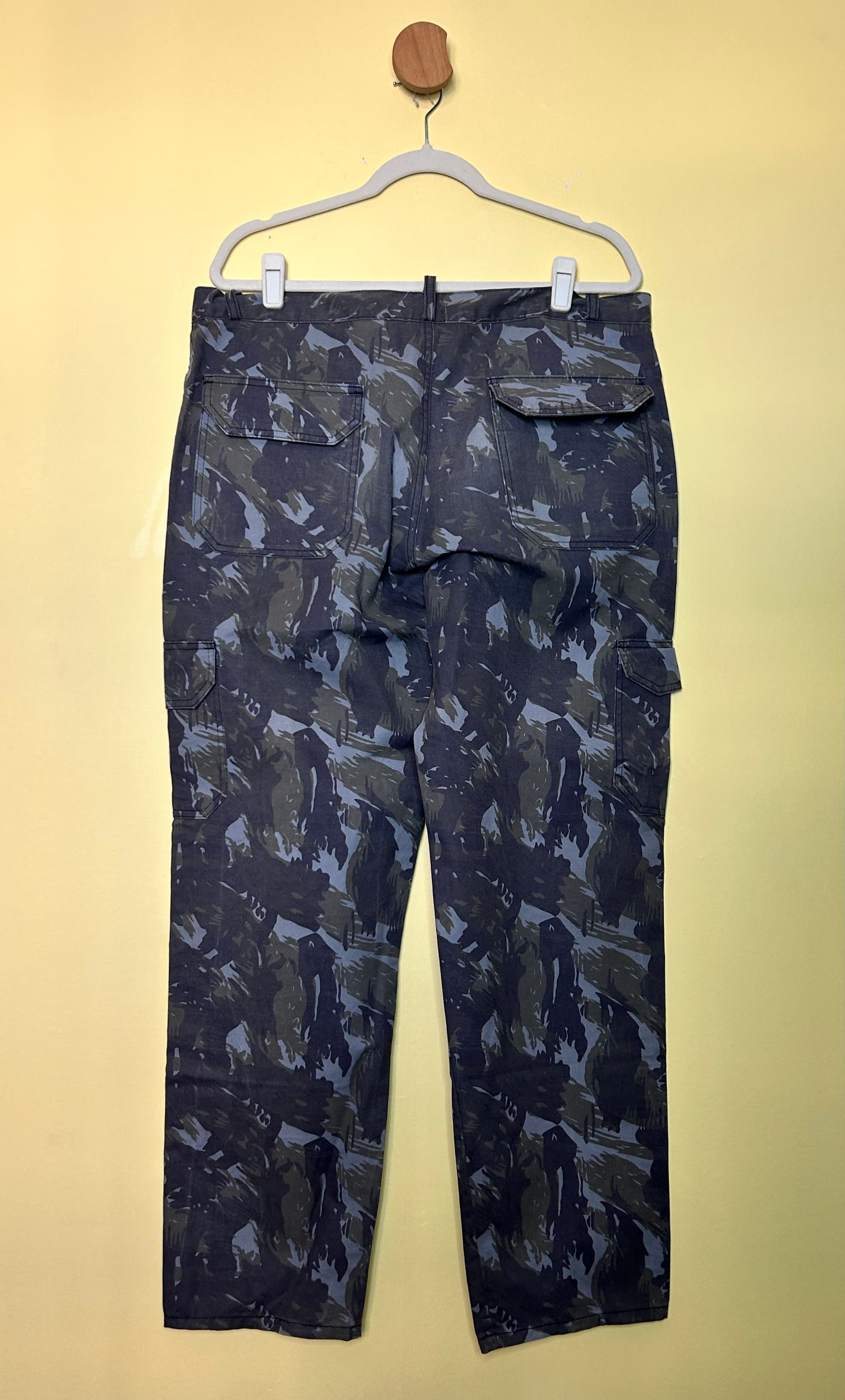 Calça jogger militar bolsos — foto 2