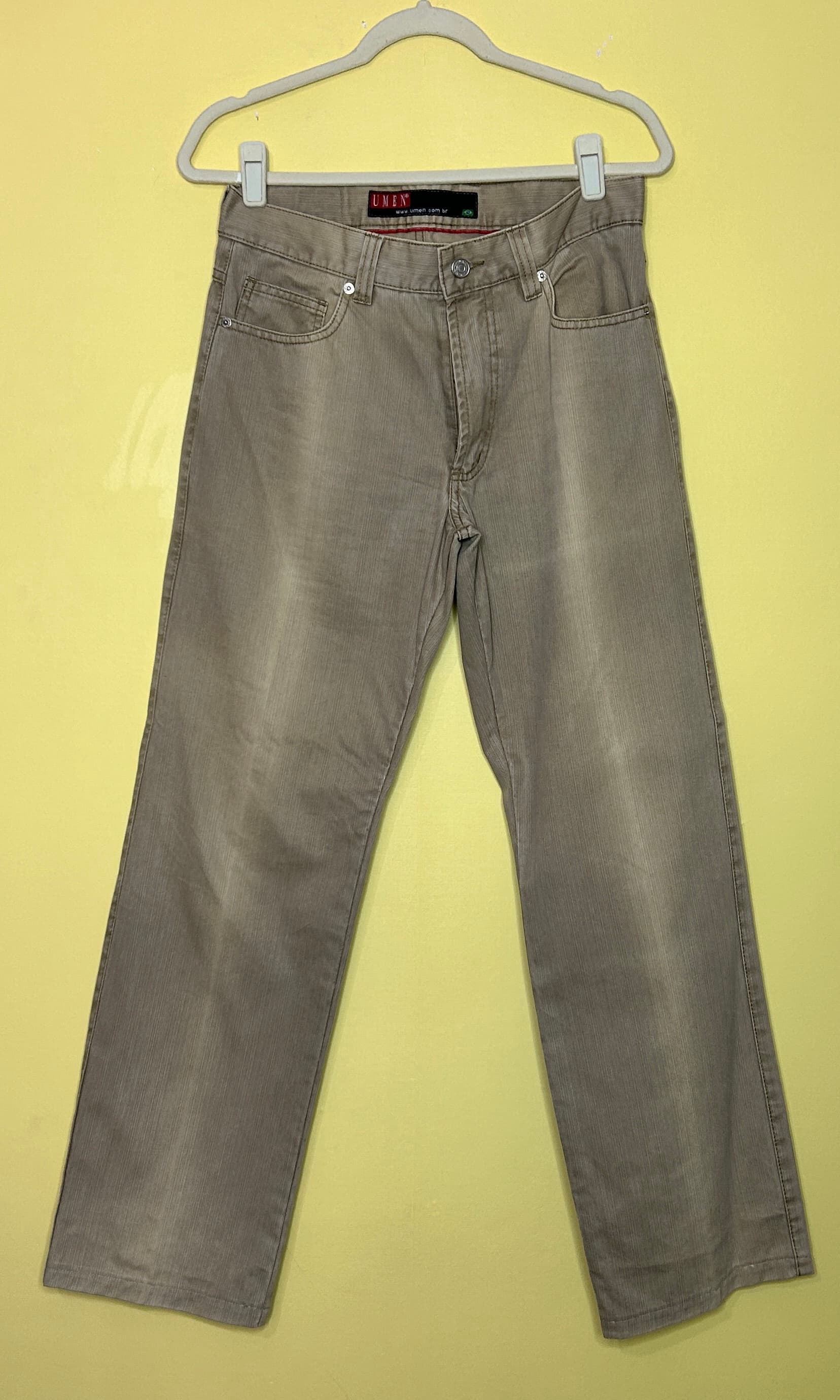 Calça reta texturizada