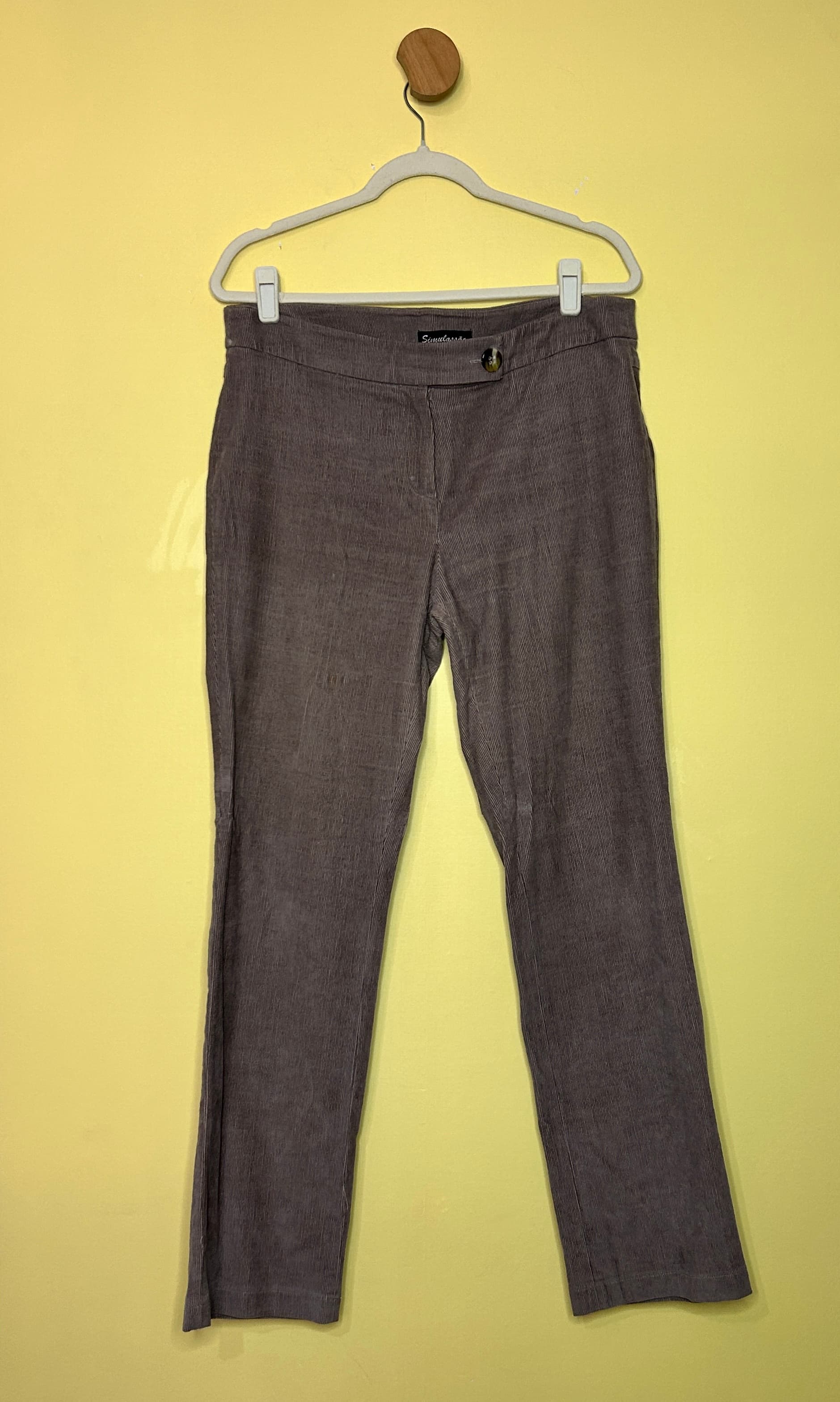 Calça cotelê cintura baixa reta