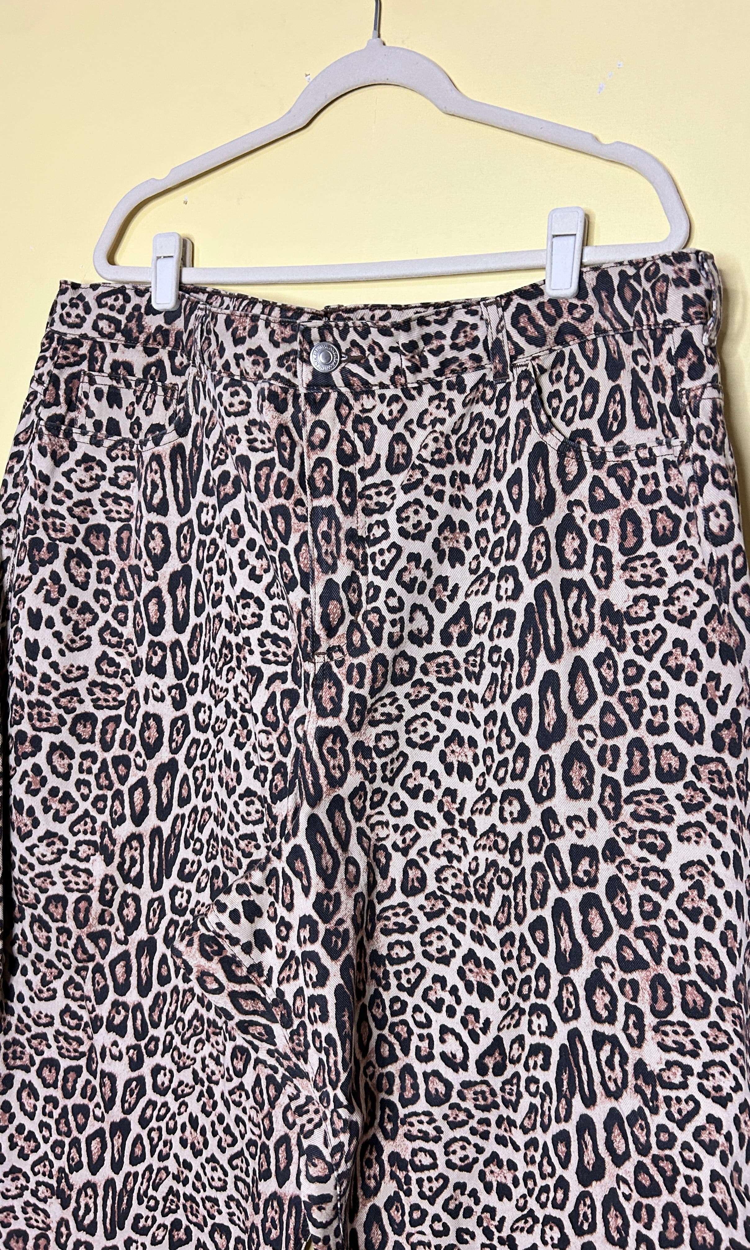 Calça jeans reta animal print plus size — foto 3