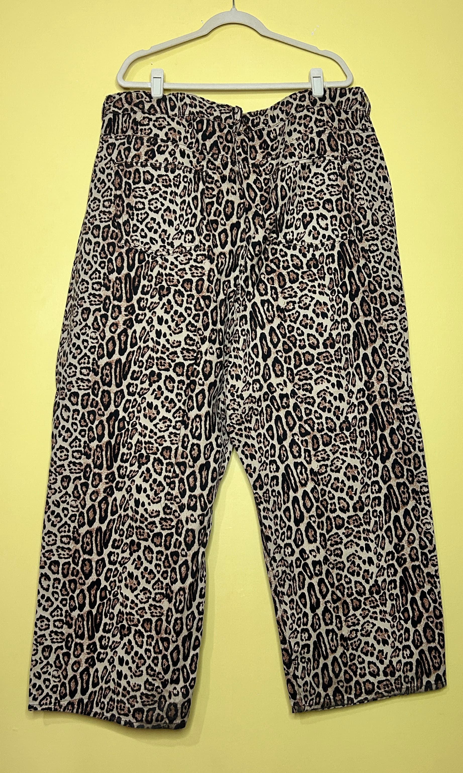 Calça jeans reta animal print plus size — foto 2