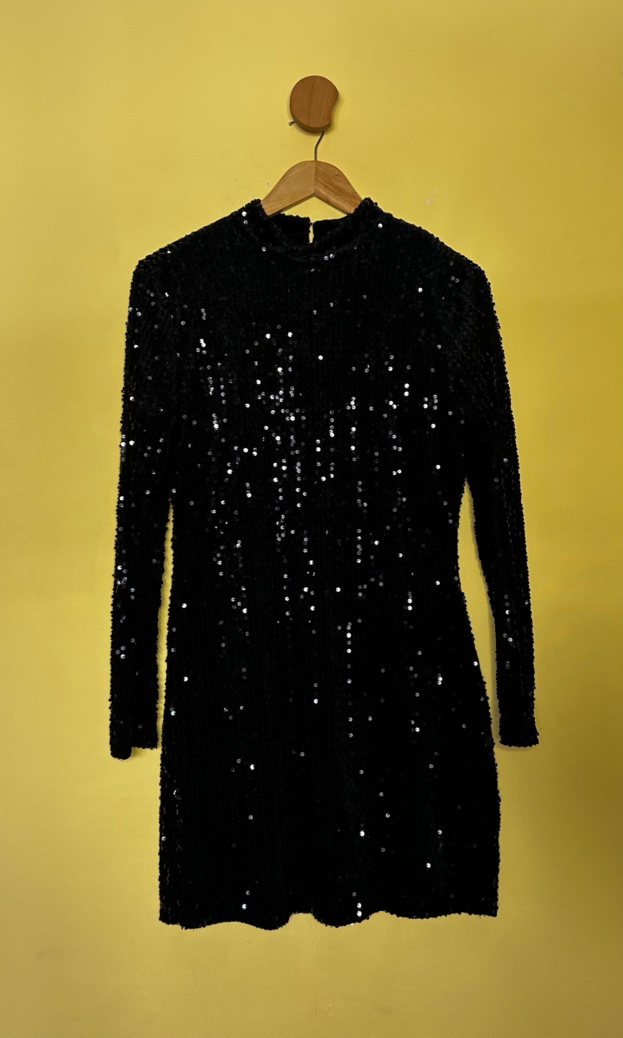 Vestido mini veludo costas nua