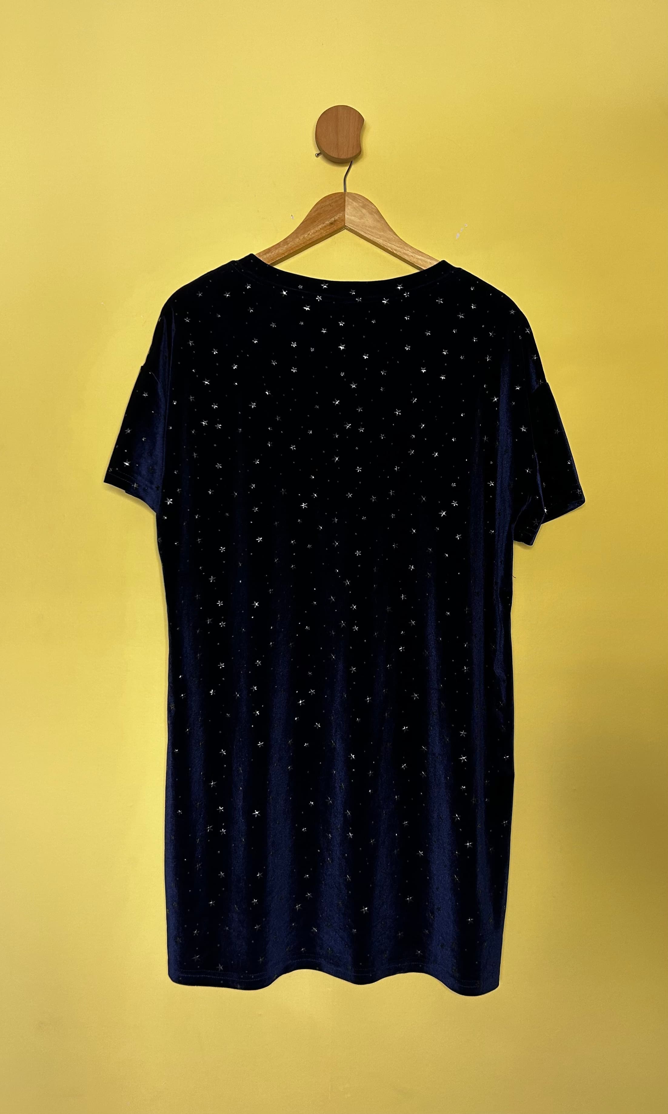 Vestido camisetão veludo estrelas — foto 2
