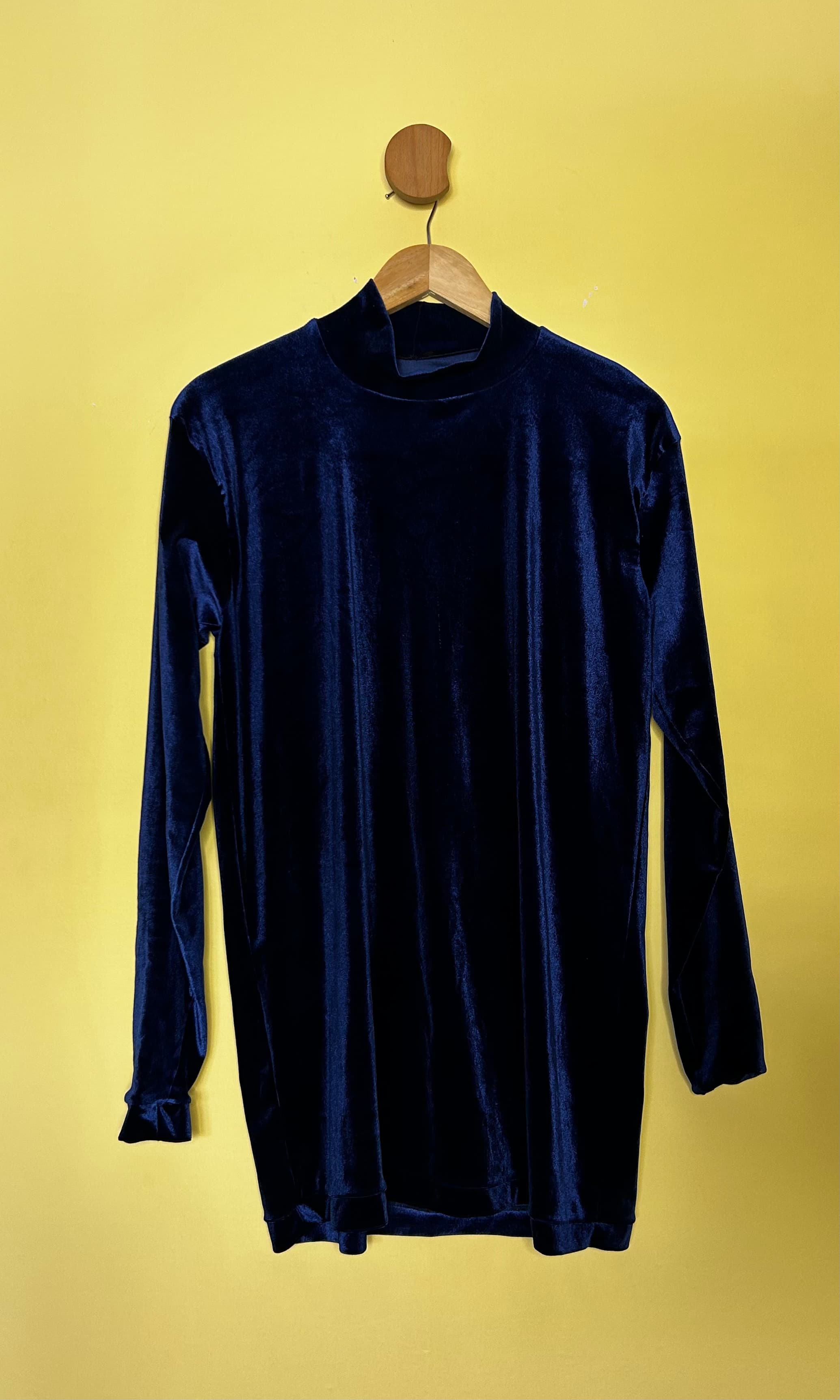 Vestido túnica gola alta veludo