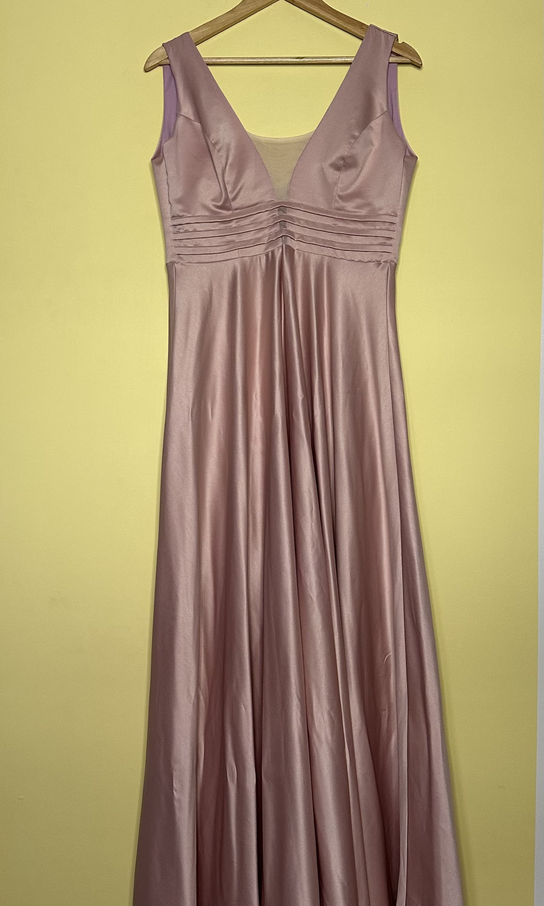 Vestido longo decote tule