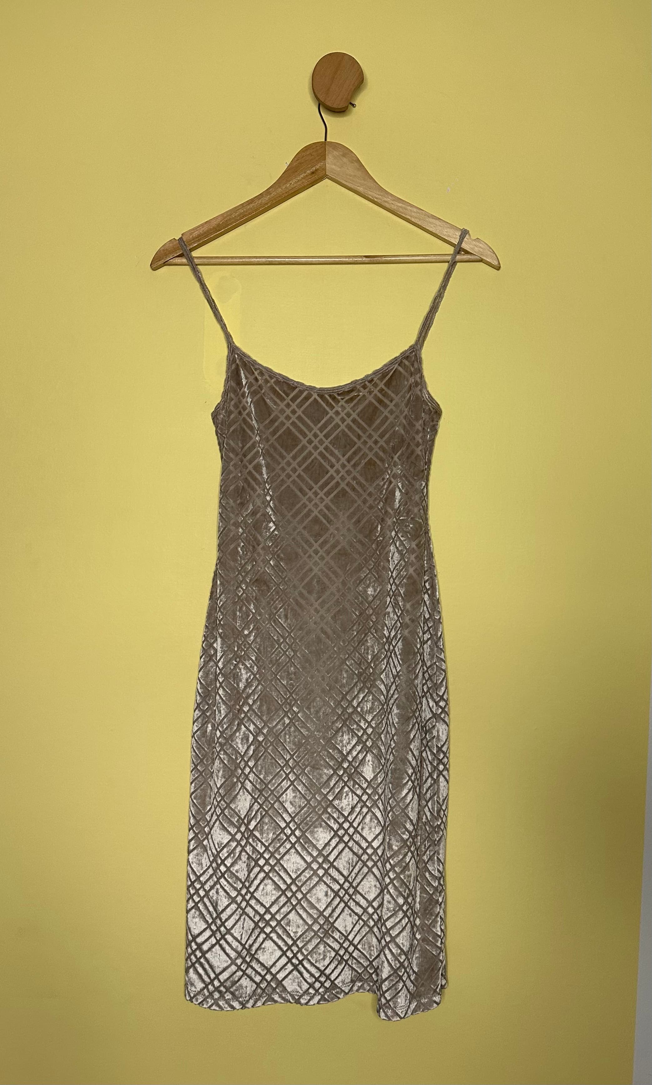Vestido mini veludo texturizado