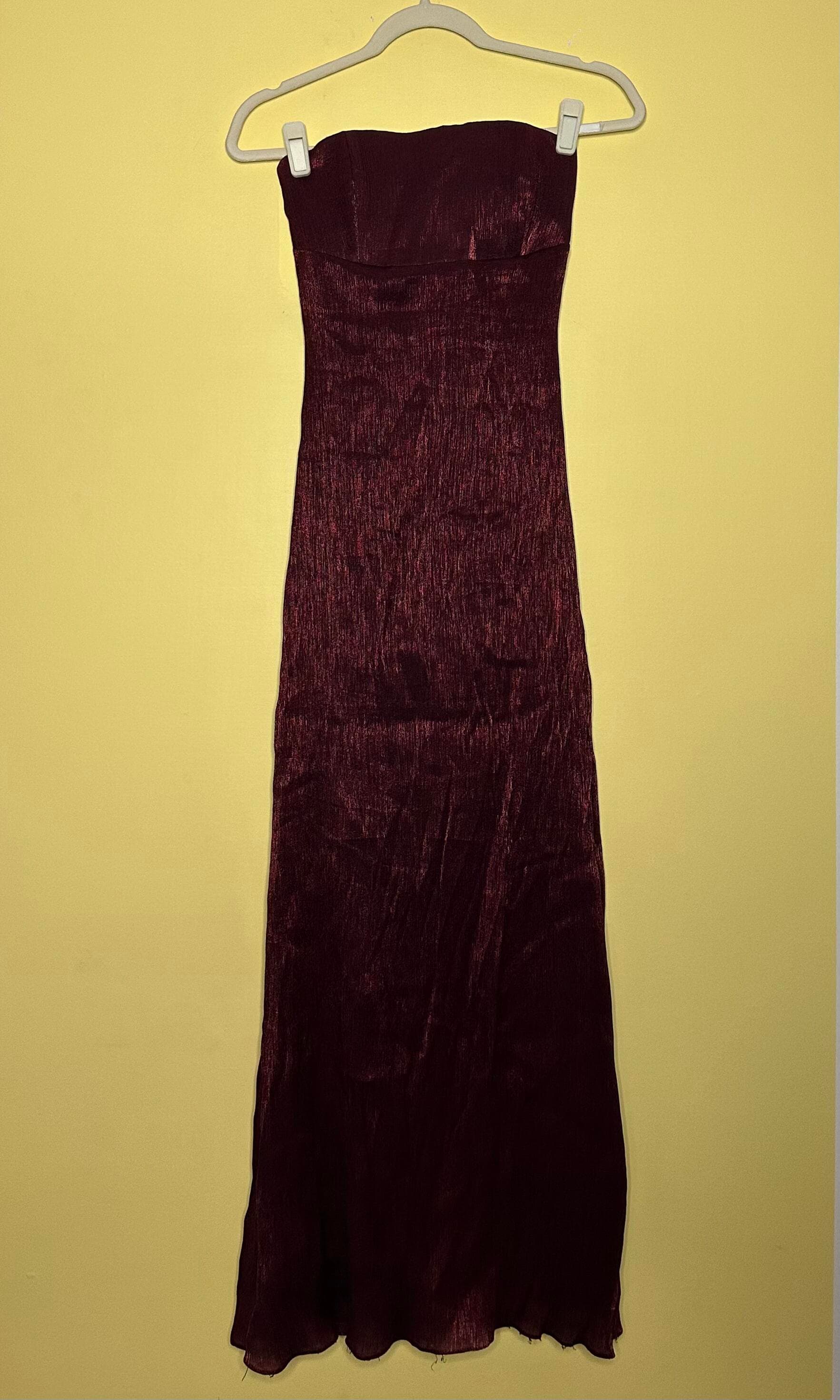 Vestido longo sem alça metalizado