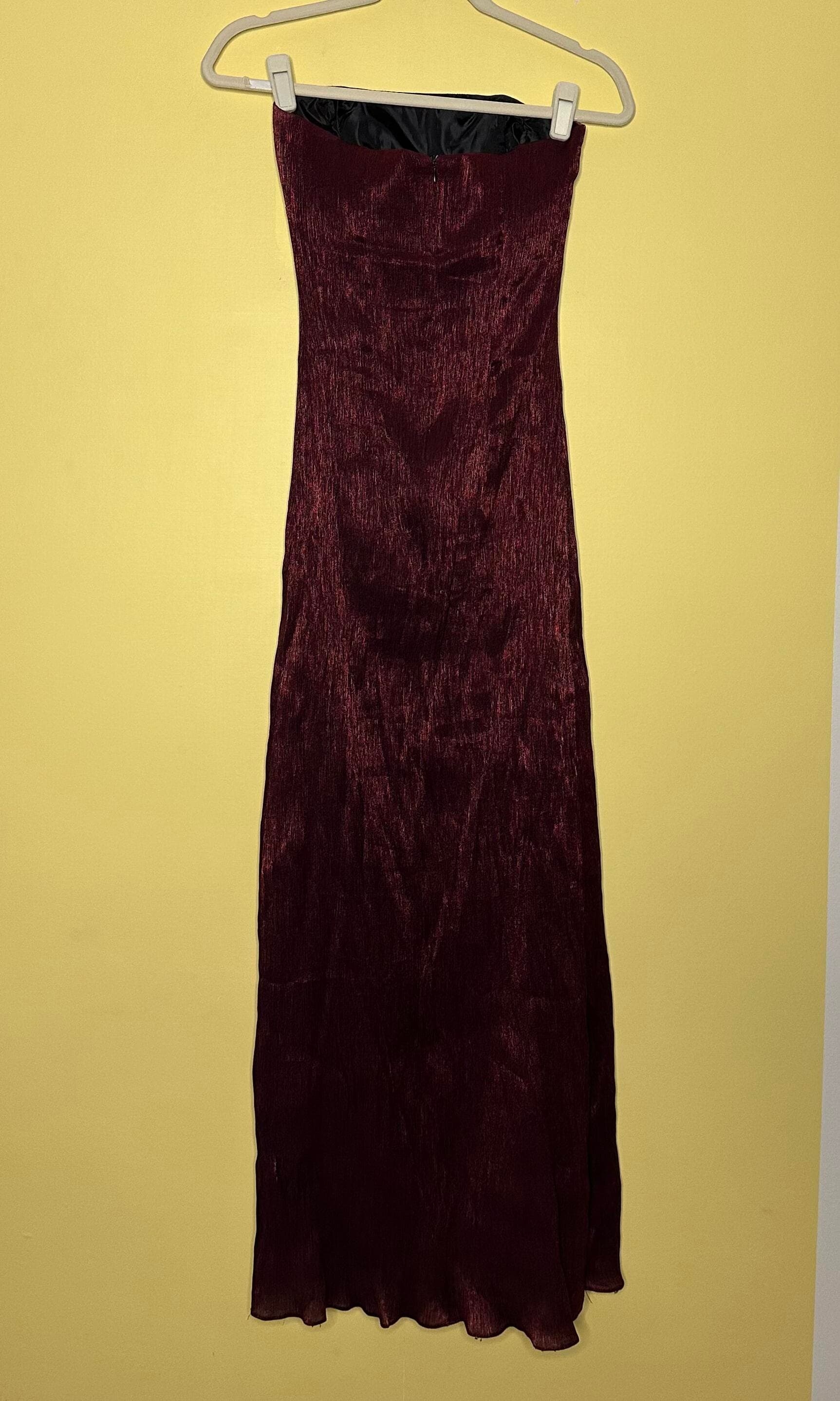 Vestido longo sem alça metalizado — foto 2