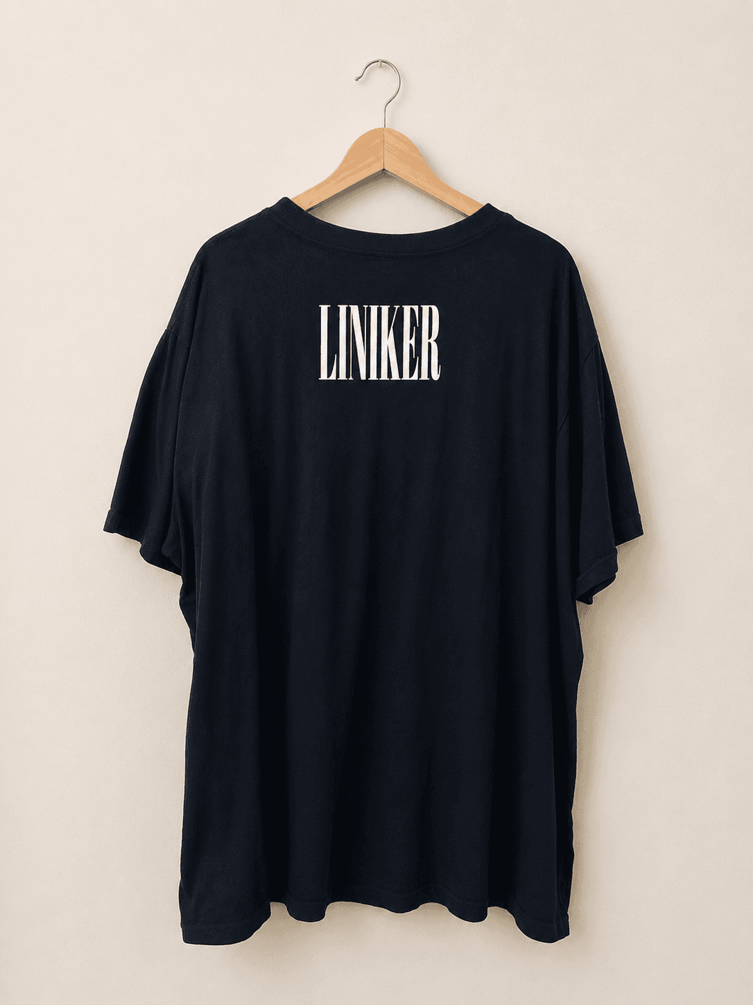 Camiseta preta Liniker — foto 2