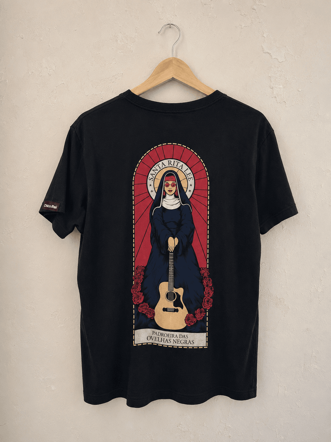 Camiseta preta santa Rita Lee