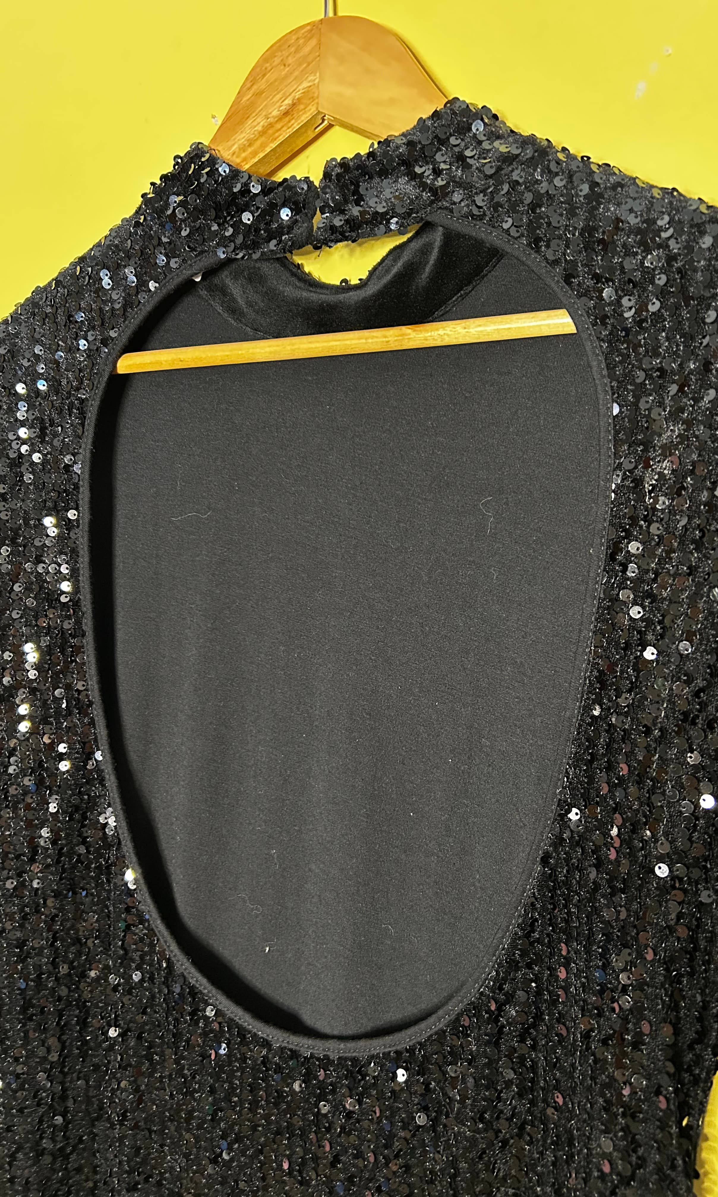 Vestido mini veludo costas nua — foto 3