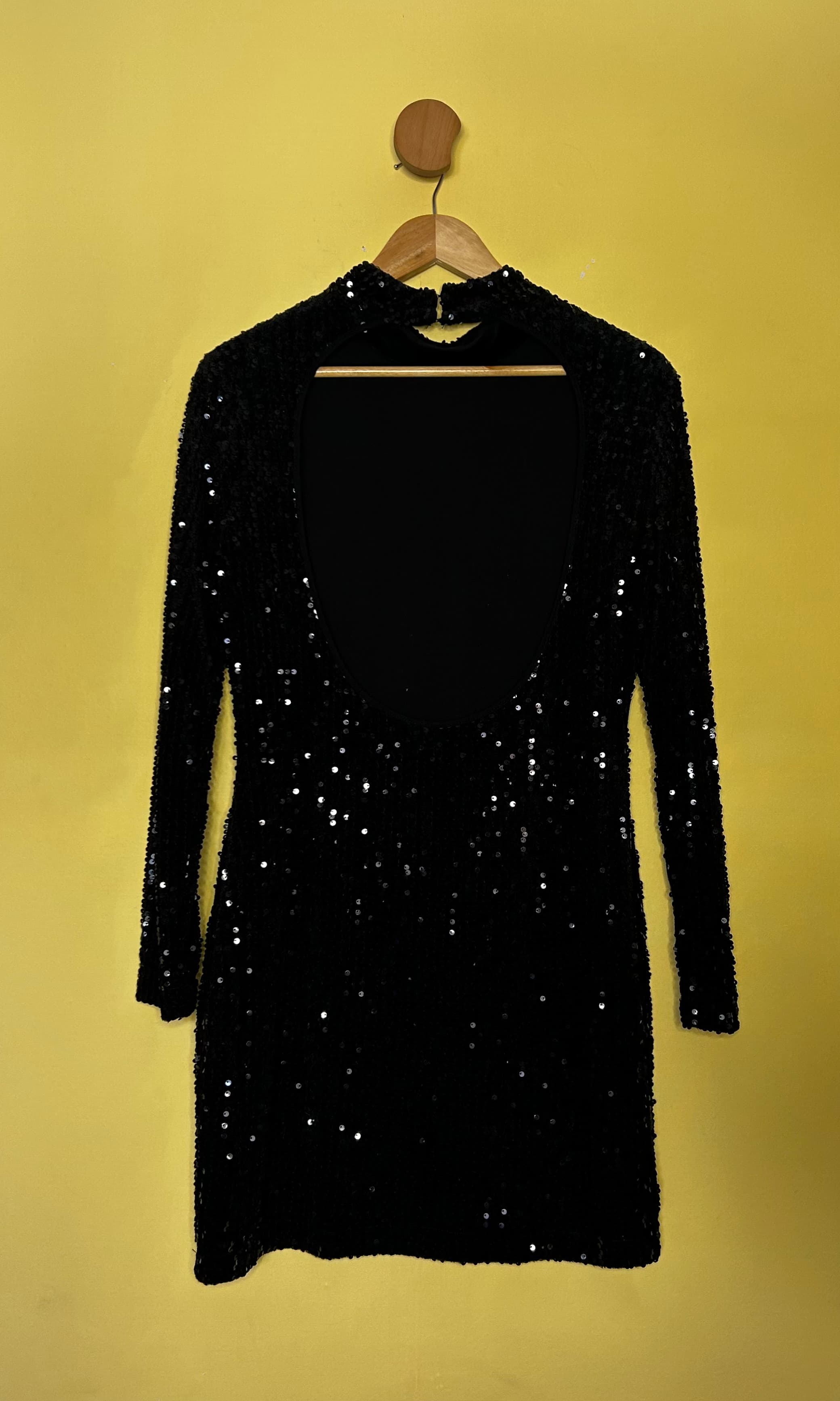 Vestido mini veludo costas nua — foto 2