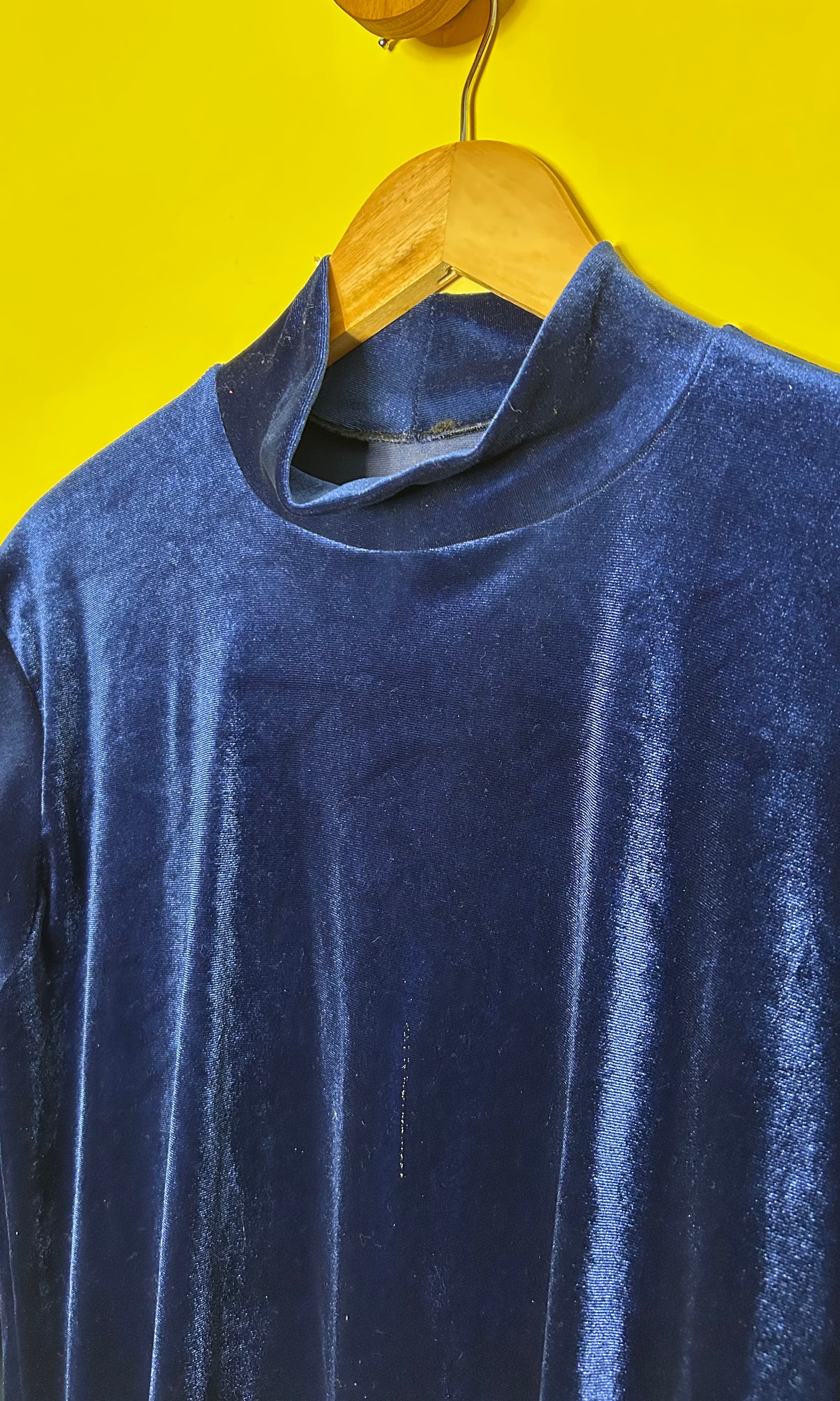 Vestido túnica gola alta veludo — foto 3