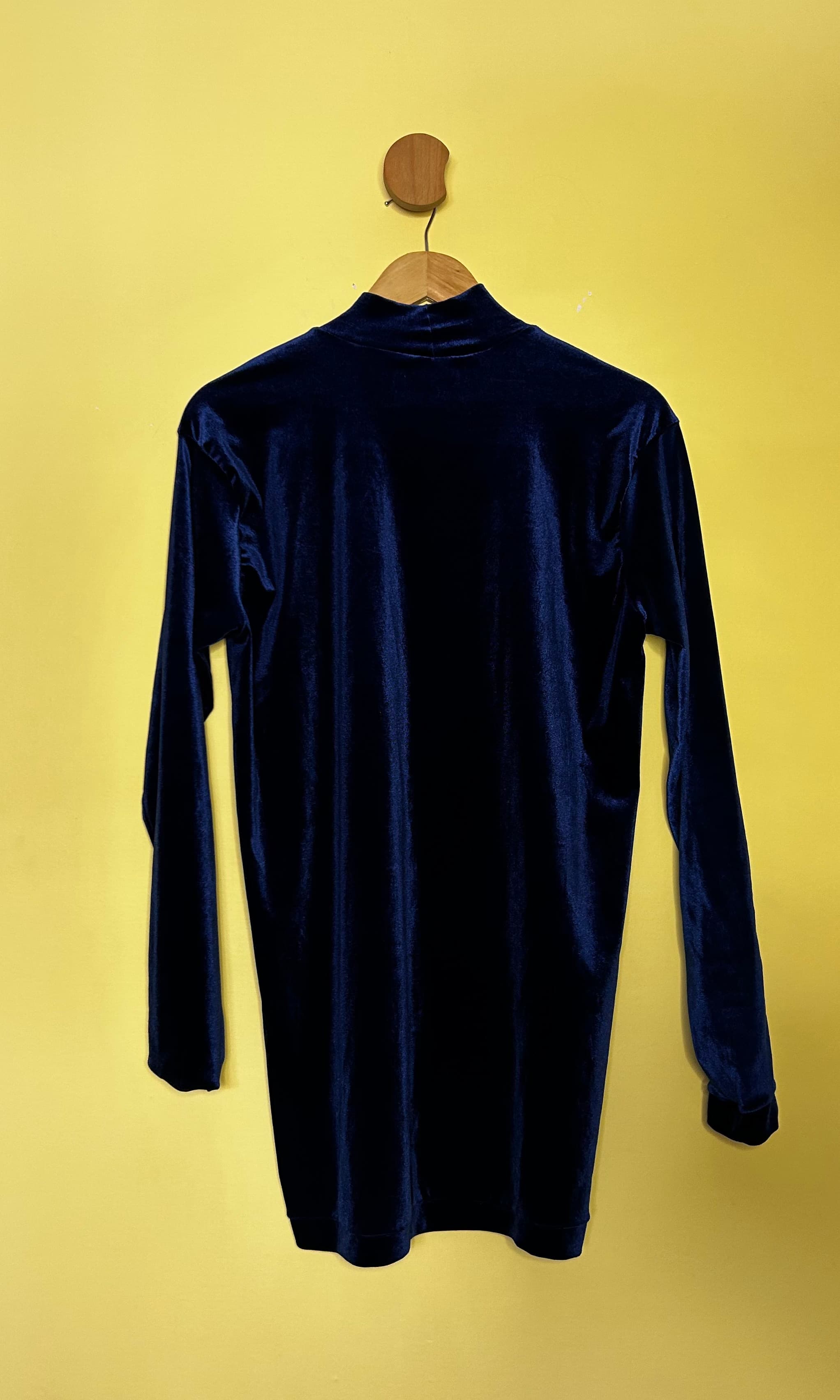 Vestido túnica gola alta veludo — foto 2