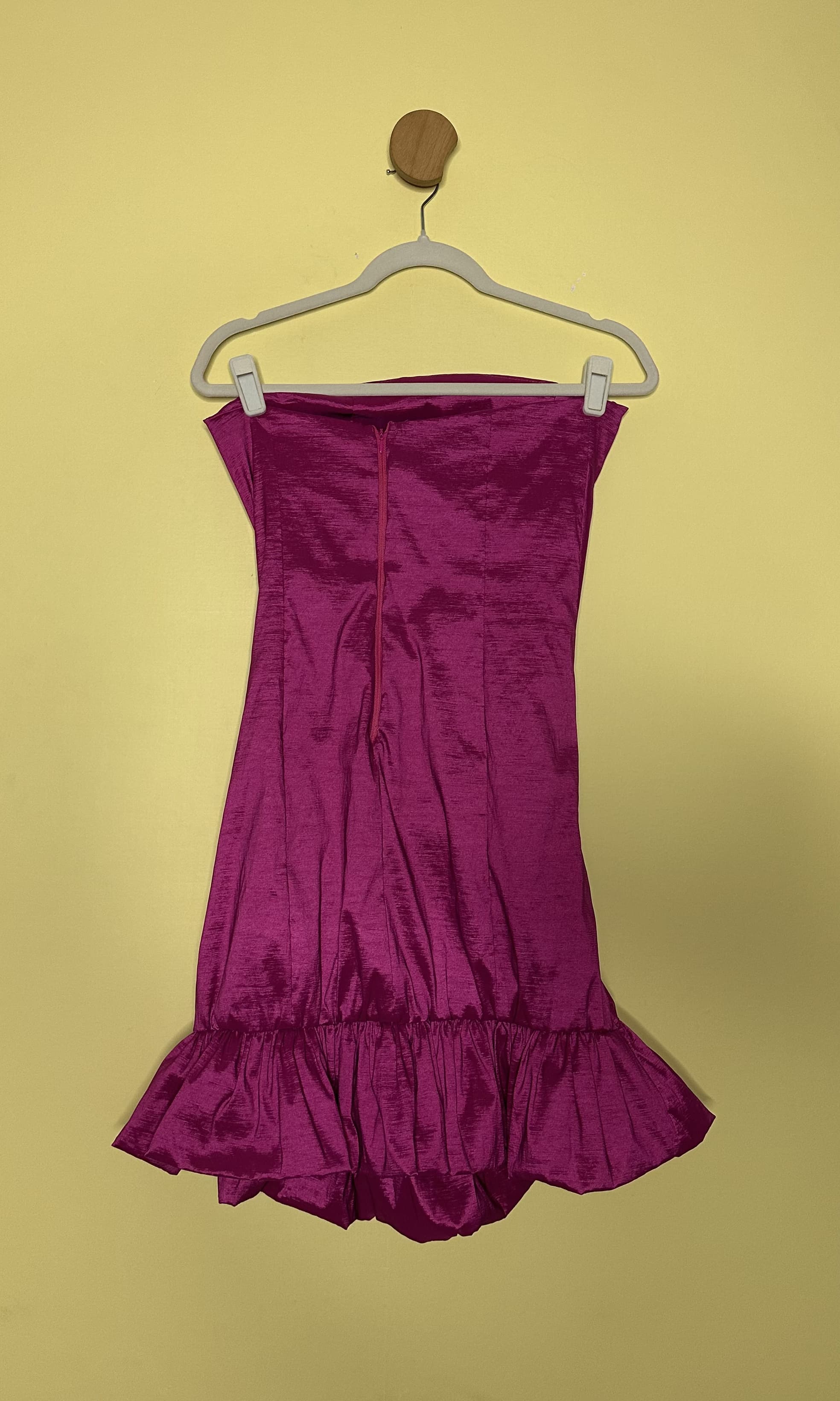 Vestido mini sem alça holográfico rosas 3D — foto 2