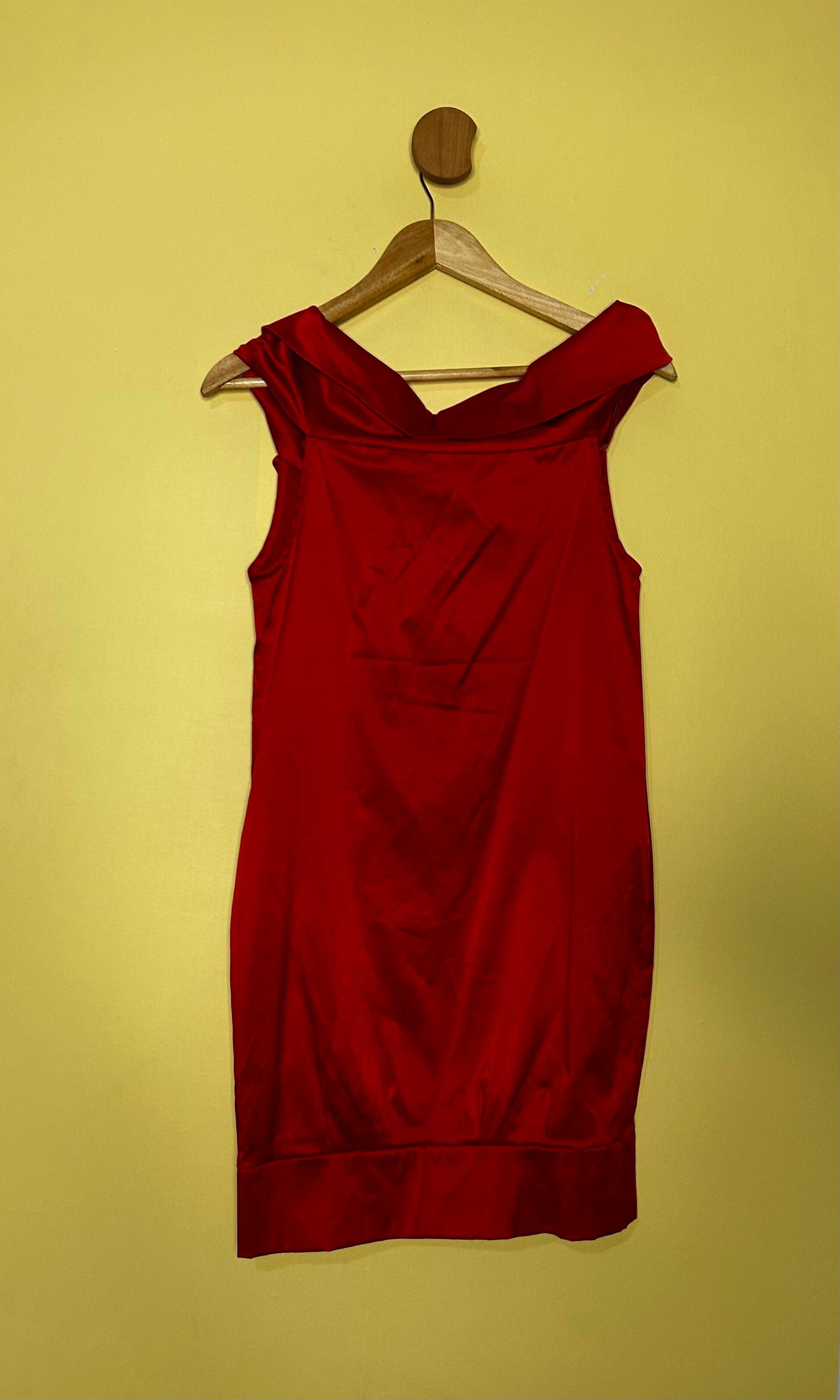 Vestido mini cetim laço no decote — foto 2