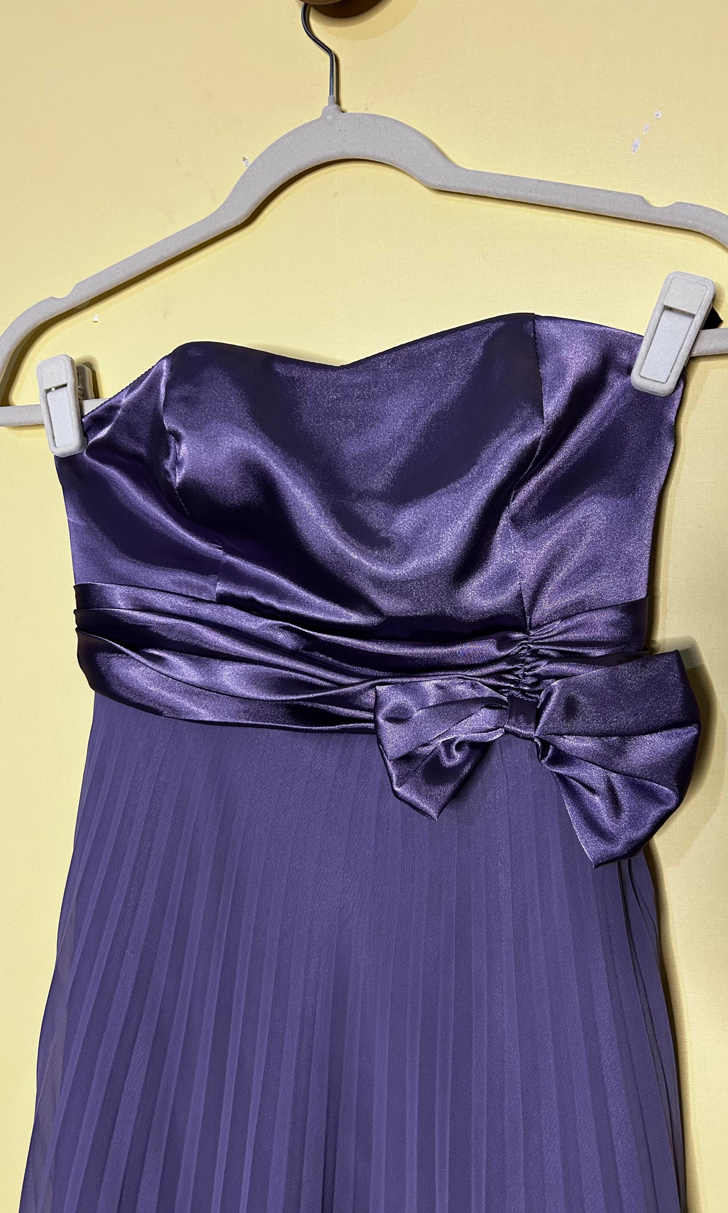 Vestido mini sem alça saia plissada c/ laço — foto 3