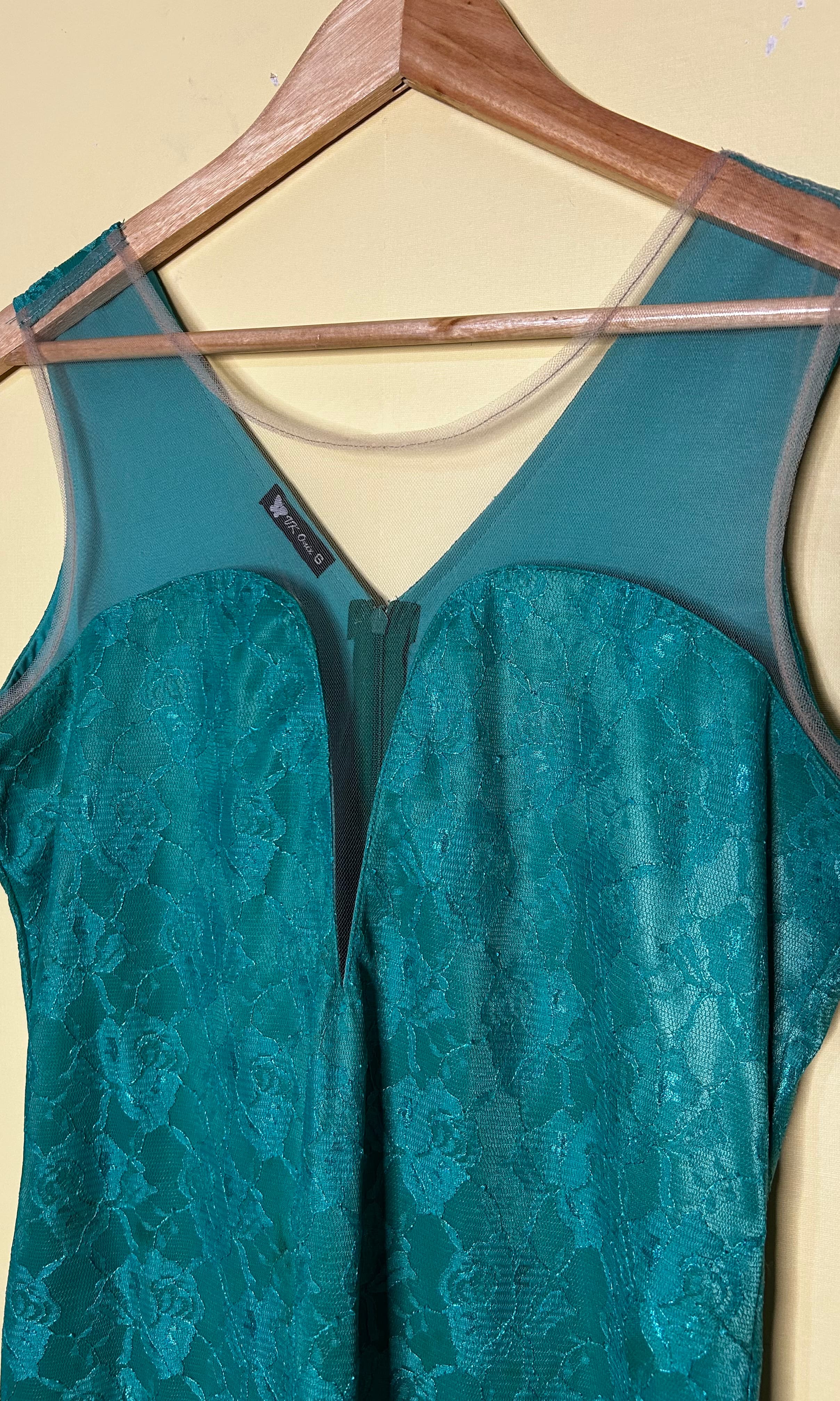 Vestido mini renda decote tule — foto 3